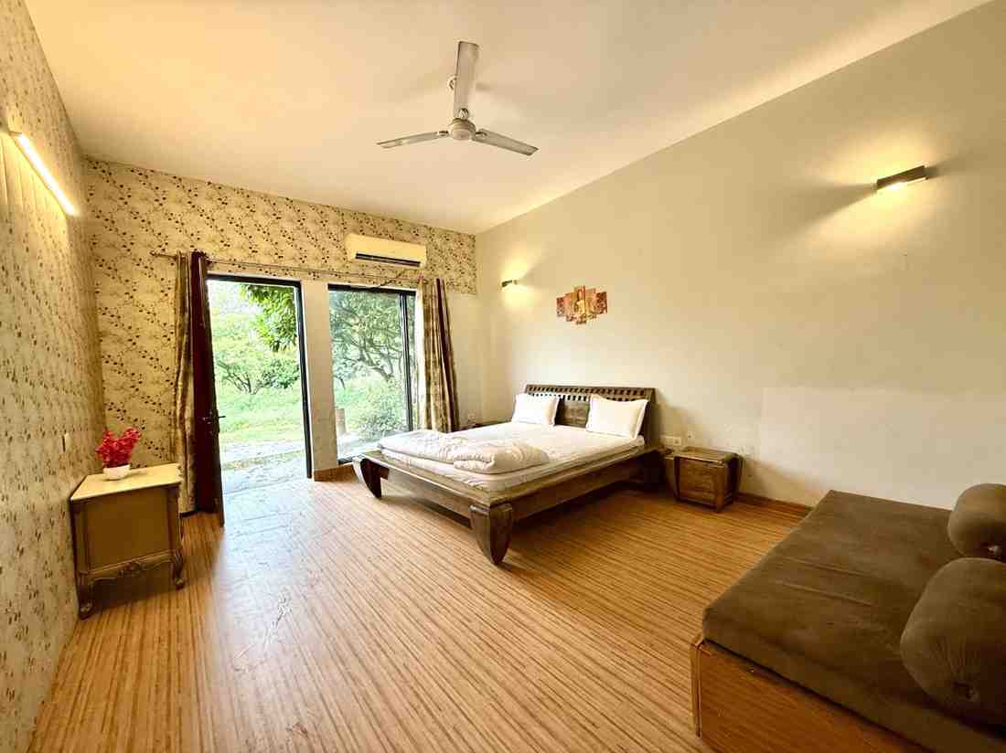 3 Bhk Luxurious Farm with Pool in Gurugram 