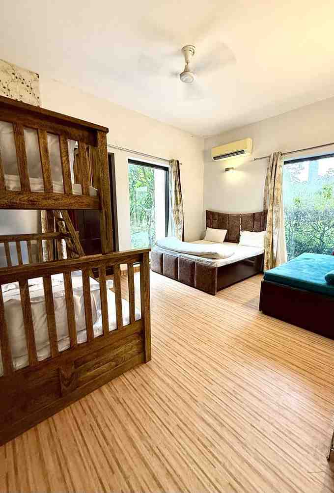 3 Bhk Luxurious Farm with Pool in Gurugram 