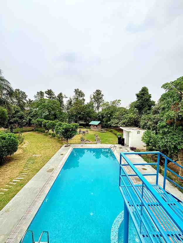 6 Bhk Farm House with Pool in Gurugram