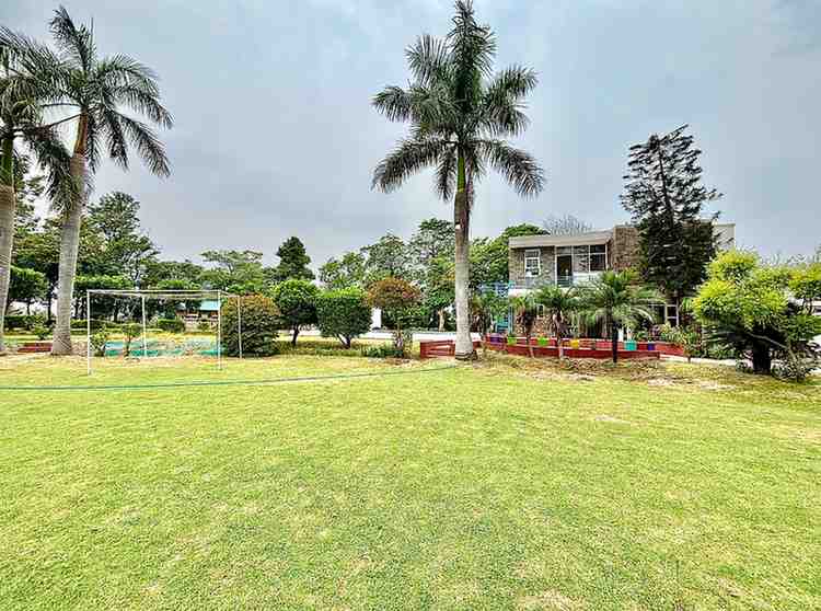 6 Bhk Farm House with Pool in Gurugram