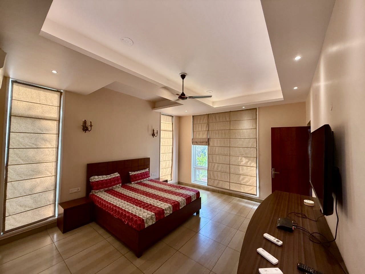 3Bhk Luxurious Farmhouse in Gurugram with Private Pool 