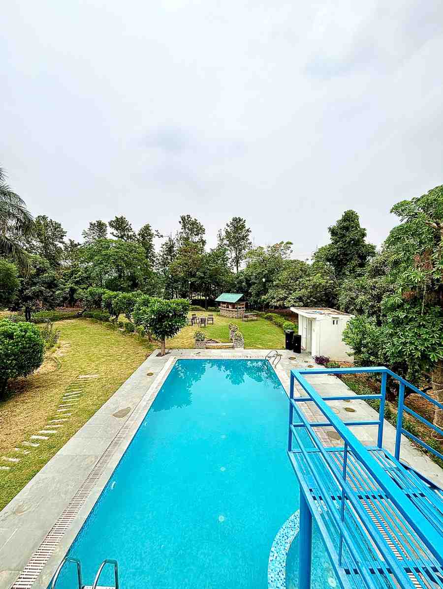 3 Bhk Luxurious Farm with Pool in Gurugram 