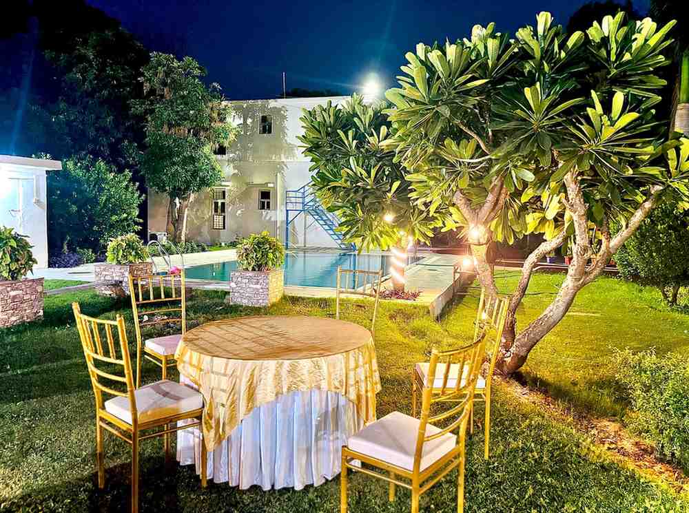 3 Bhk Luxurious Farm with Pool in Gurugram 