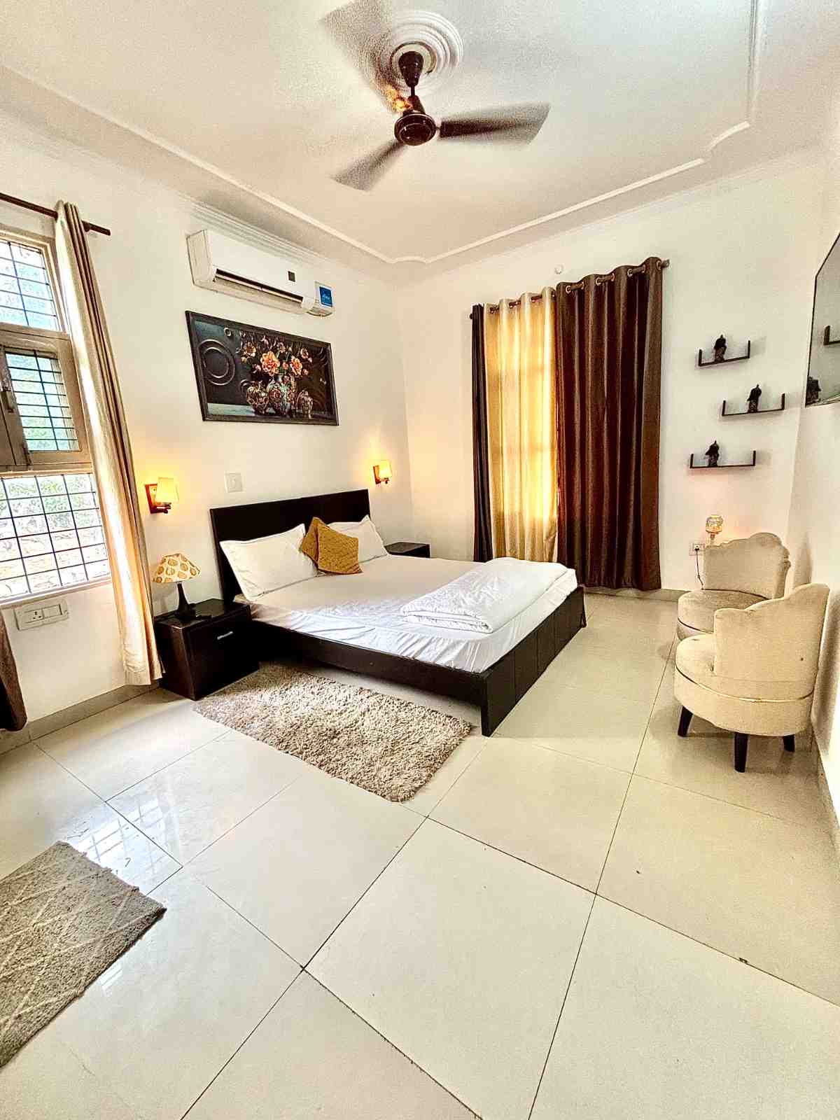 3 Bhk Luxurious Farm with Pool in Gurugram 