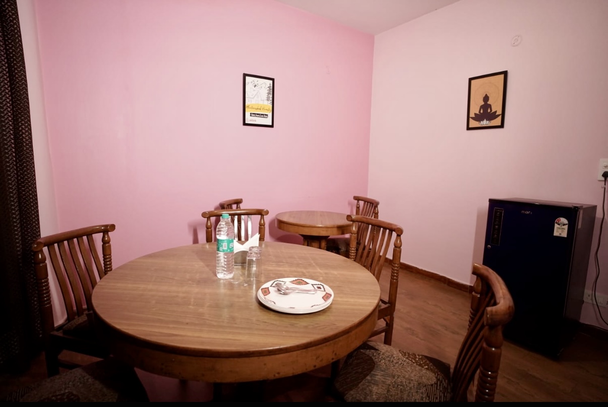 3 Bhk Apartment with Kitchen & Balcony near Manali