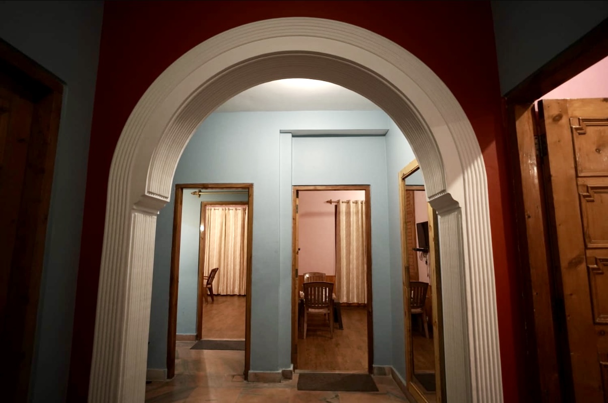 3 Bhk Apartment with Kitchen & Balcony near Manali