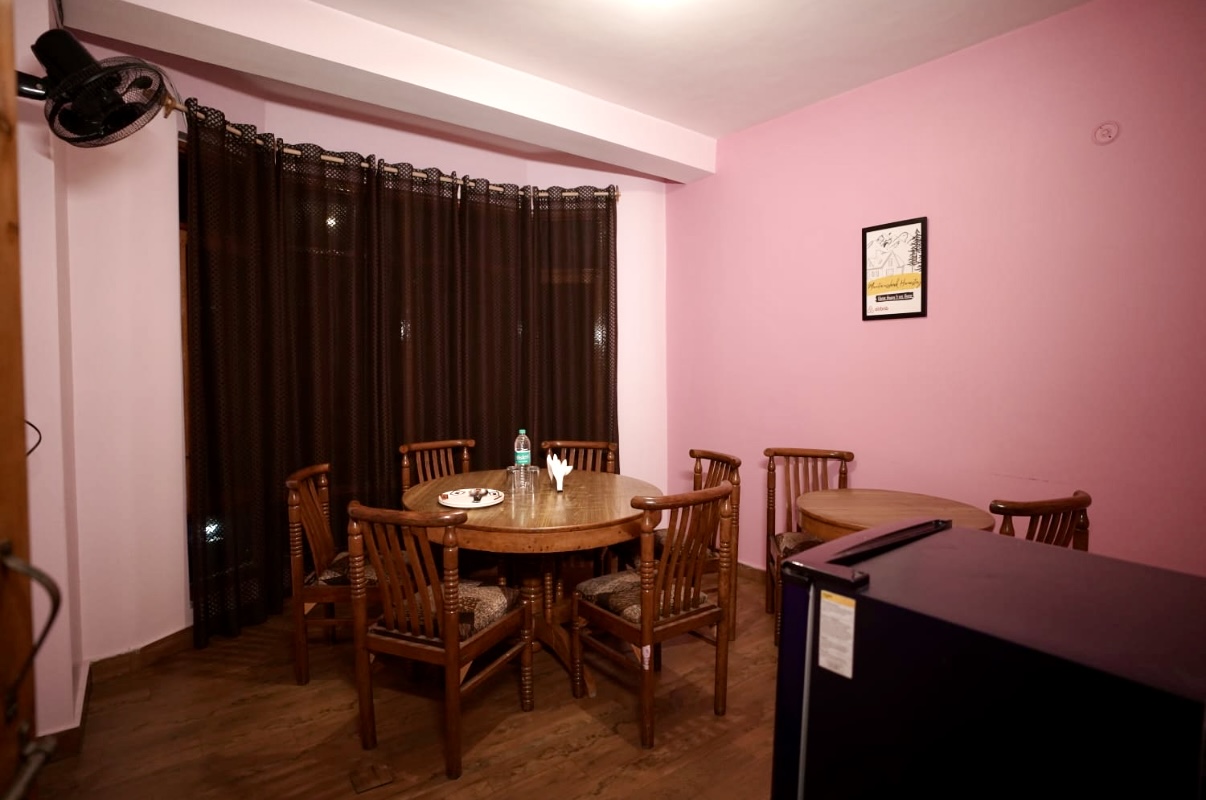 3 Bhk Apartment with Kitchen & Balcony near Manali