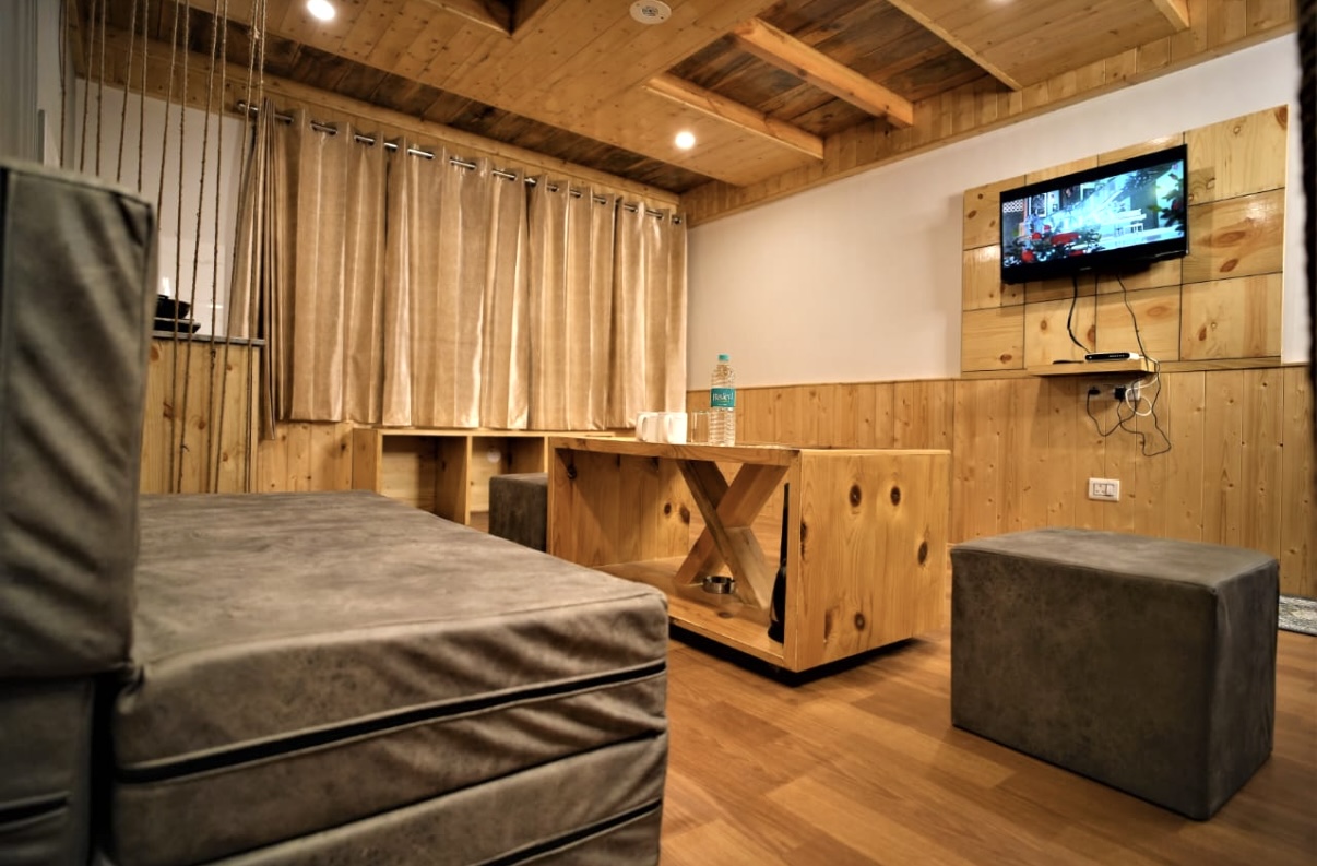 Riverside 1Bhk Attic Bedroom Apartment in Manali