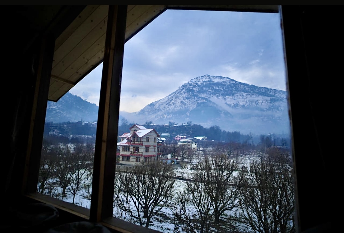 Riverside 1Bhk Attic Bedroom Apartment in Manali
