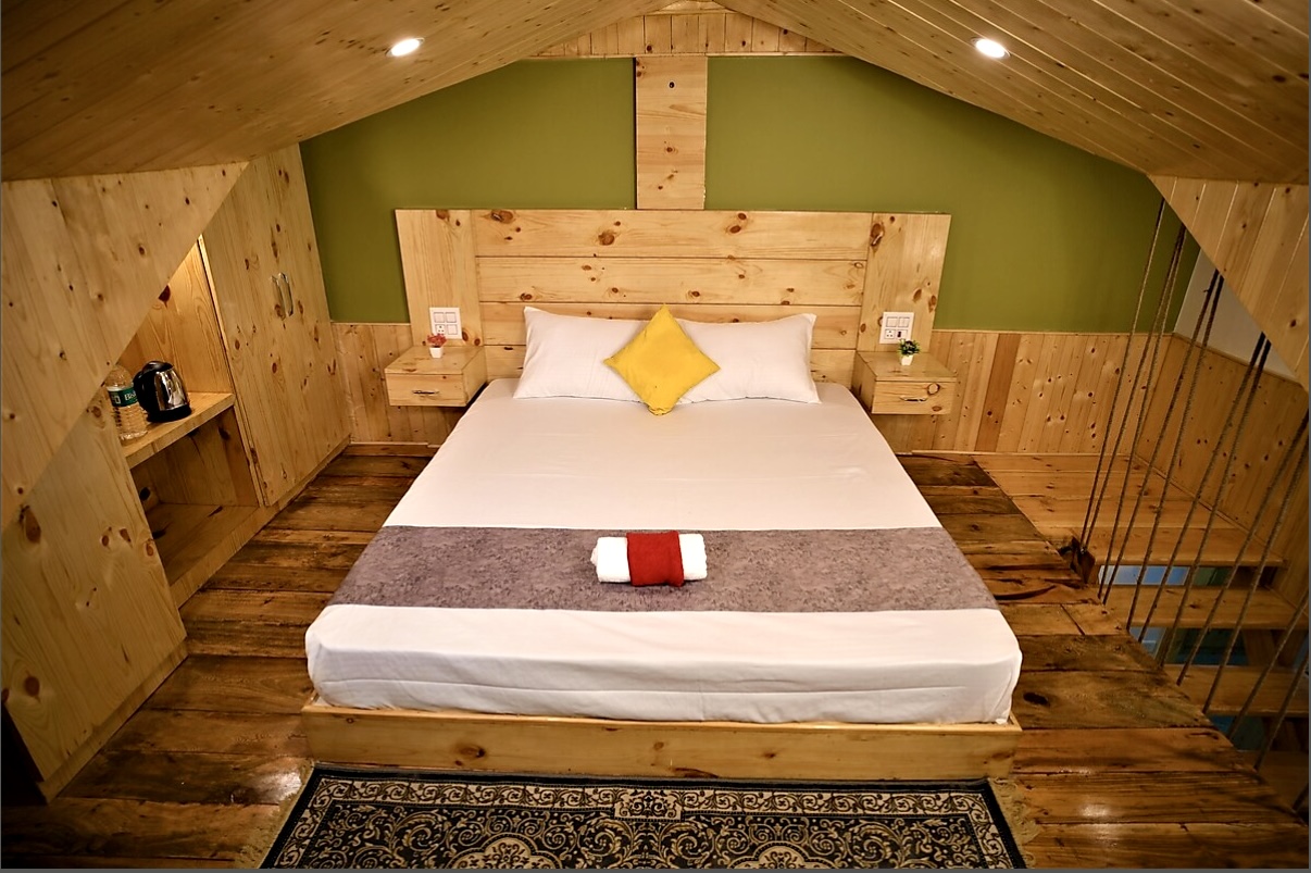 Riverside 1Bhk Attic Bedroom Apartment in Manali