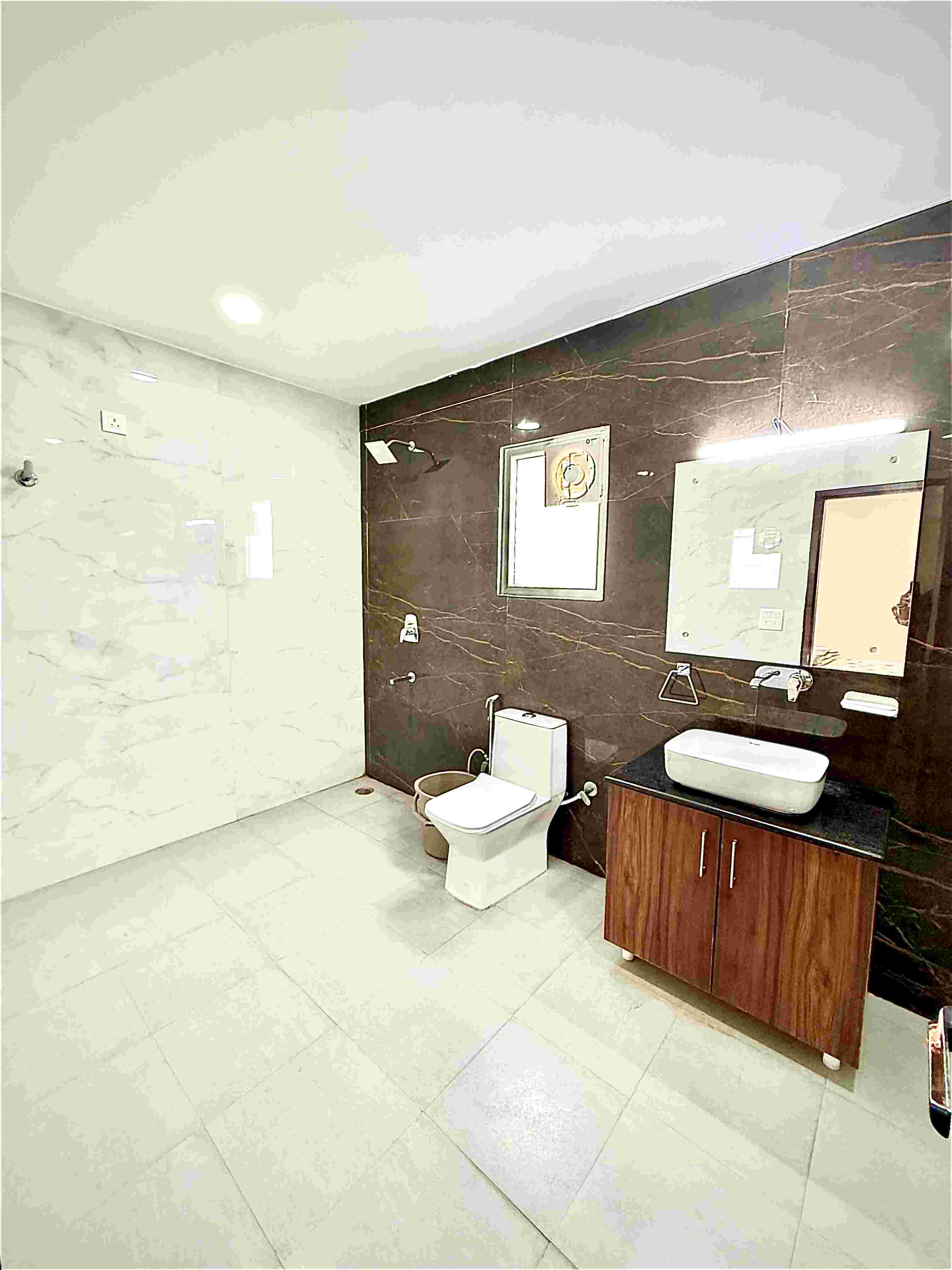 4 Bhk Farmhouse in Noida