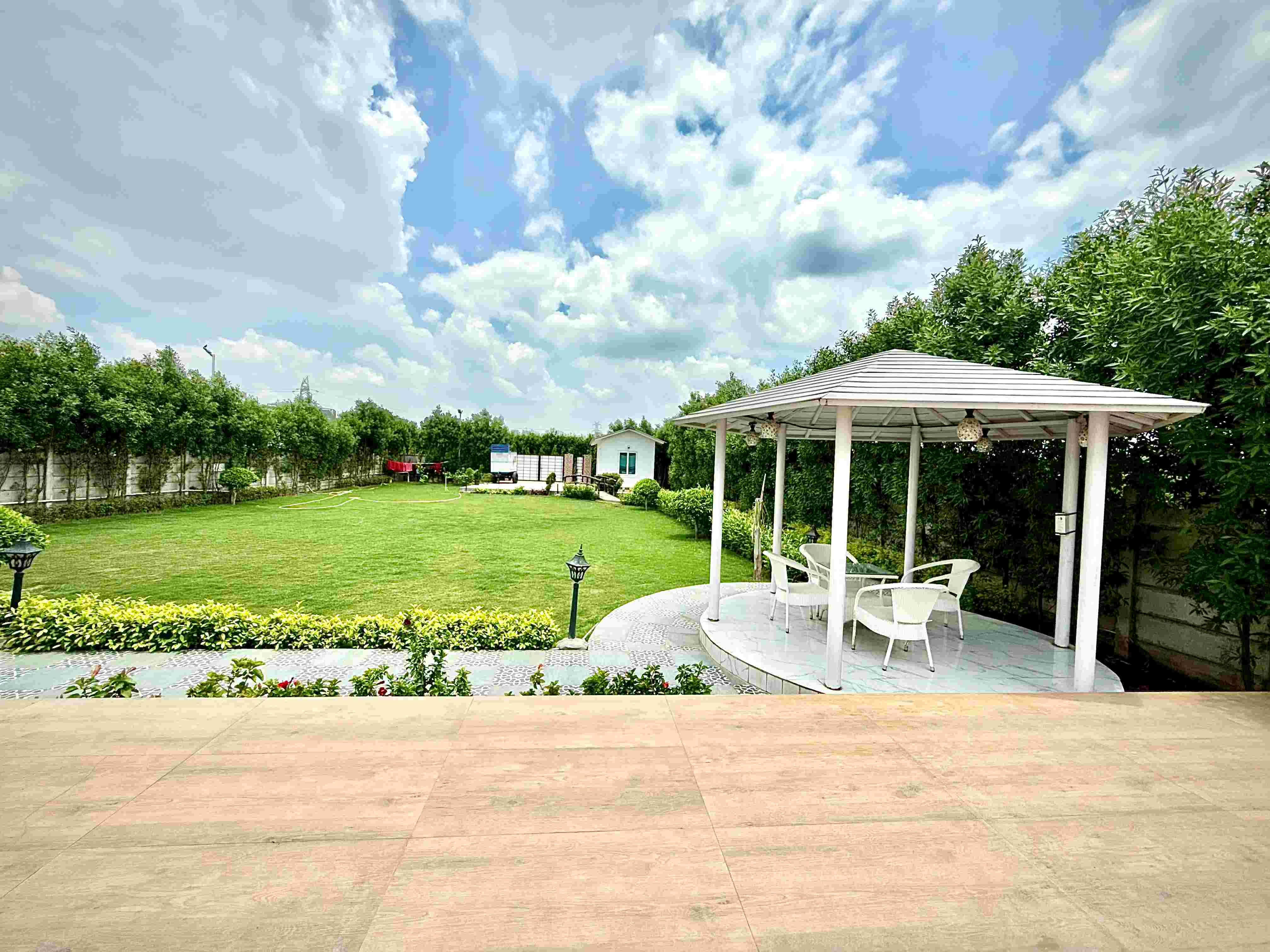 4 Bhk Farmhouse in Noida