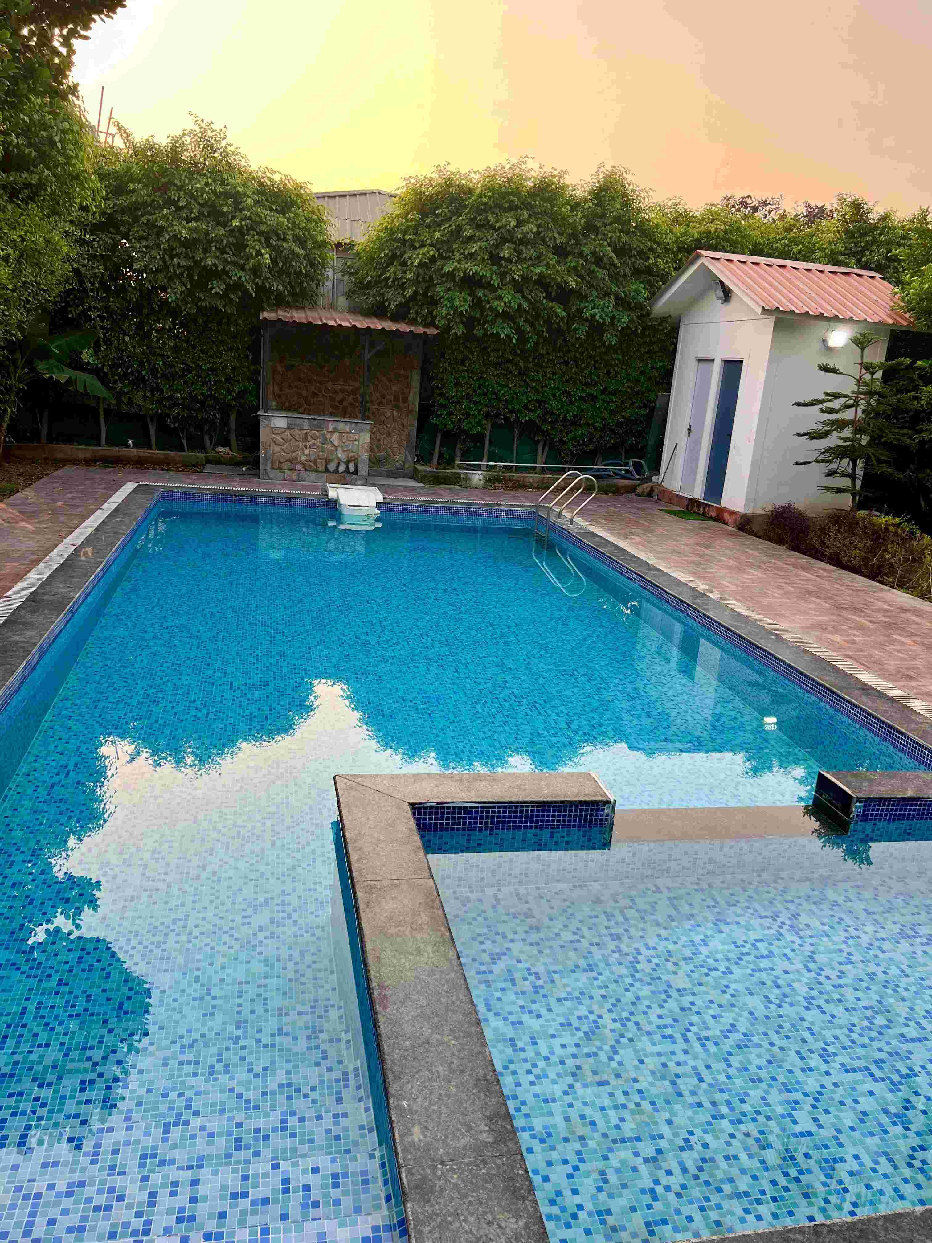 3 Bhk Farmhouse with Private Pool in Noida Sector 135 