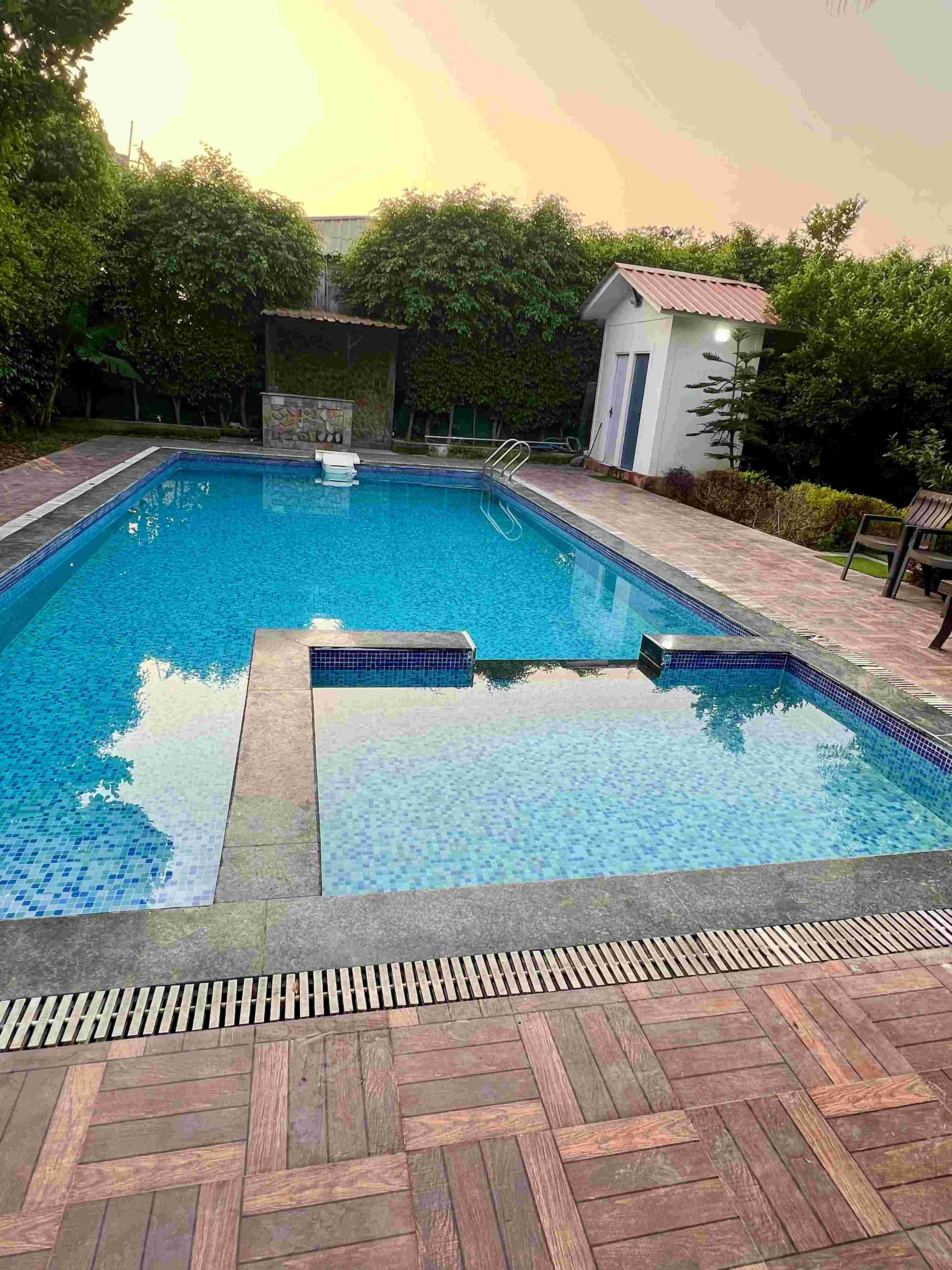 3 Bhk Farmhouse with Private Pool in Noida Sector 135 