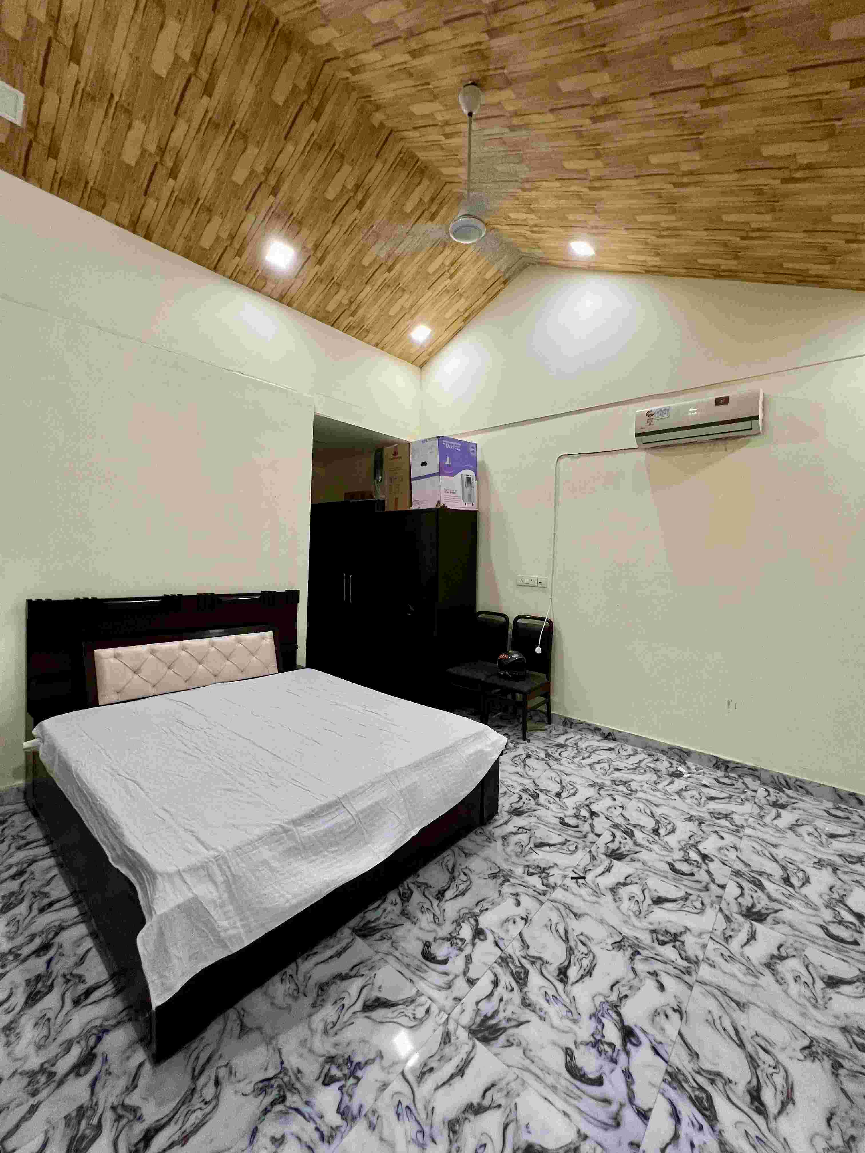 3 Bhk Farmhouse with Private Pool in Noida Sector 135 