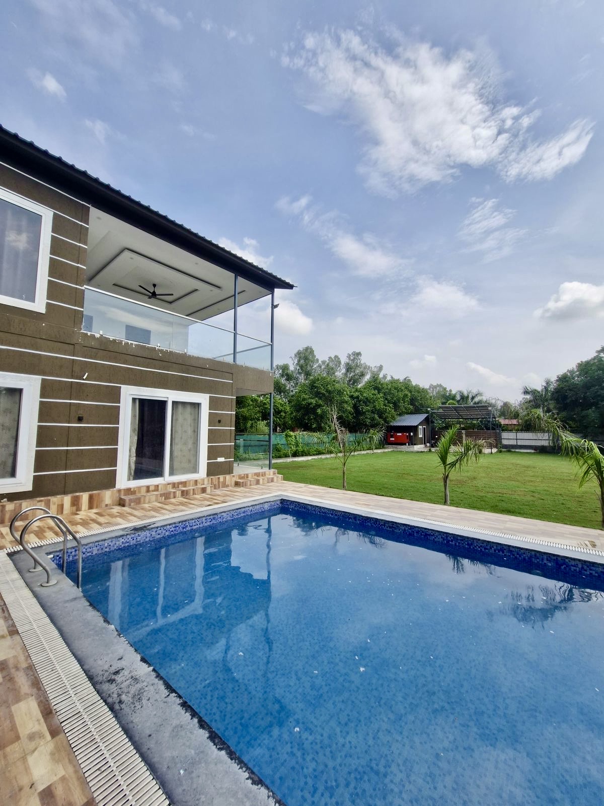 4 Bhk Farmhouse with Private Pool & Bar Area in Noida