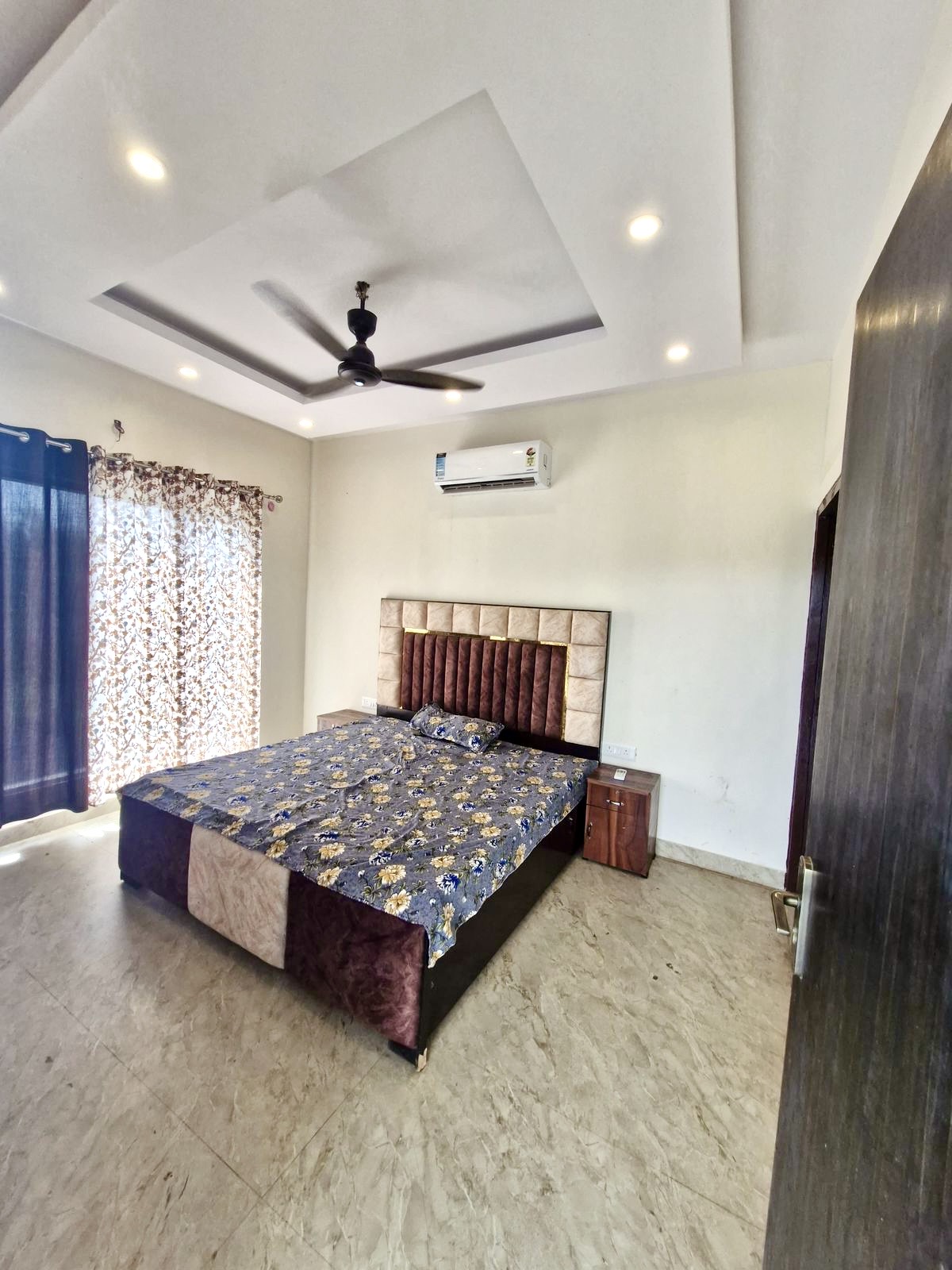 4 Bhk Farmhouse with Private Pool & Bar Area in Noida