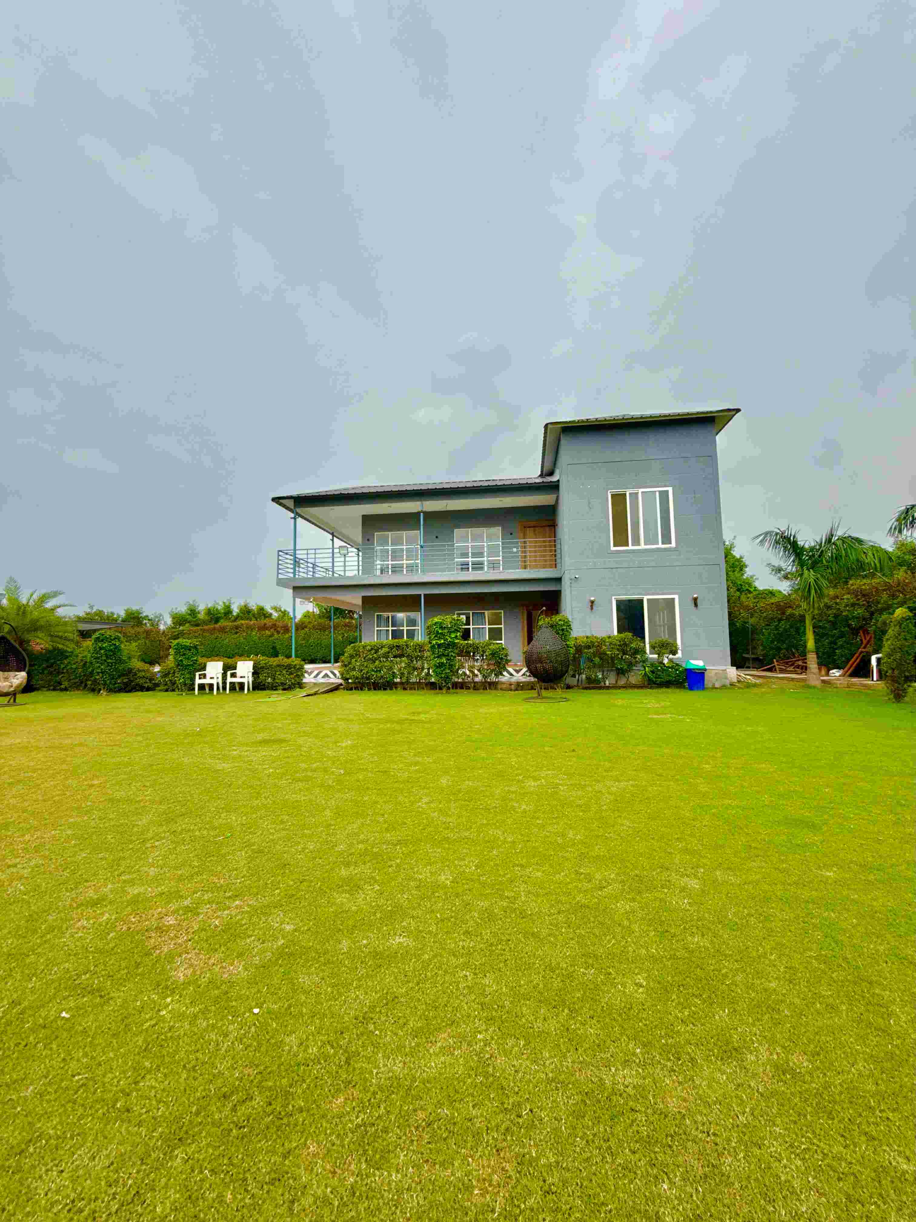 4Bhk Farmhouse with Private Pool in Noida