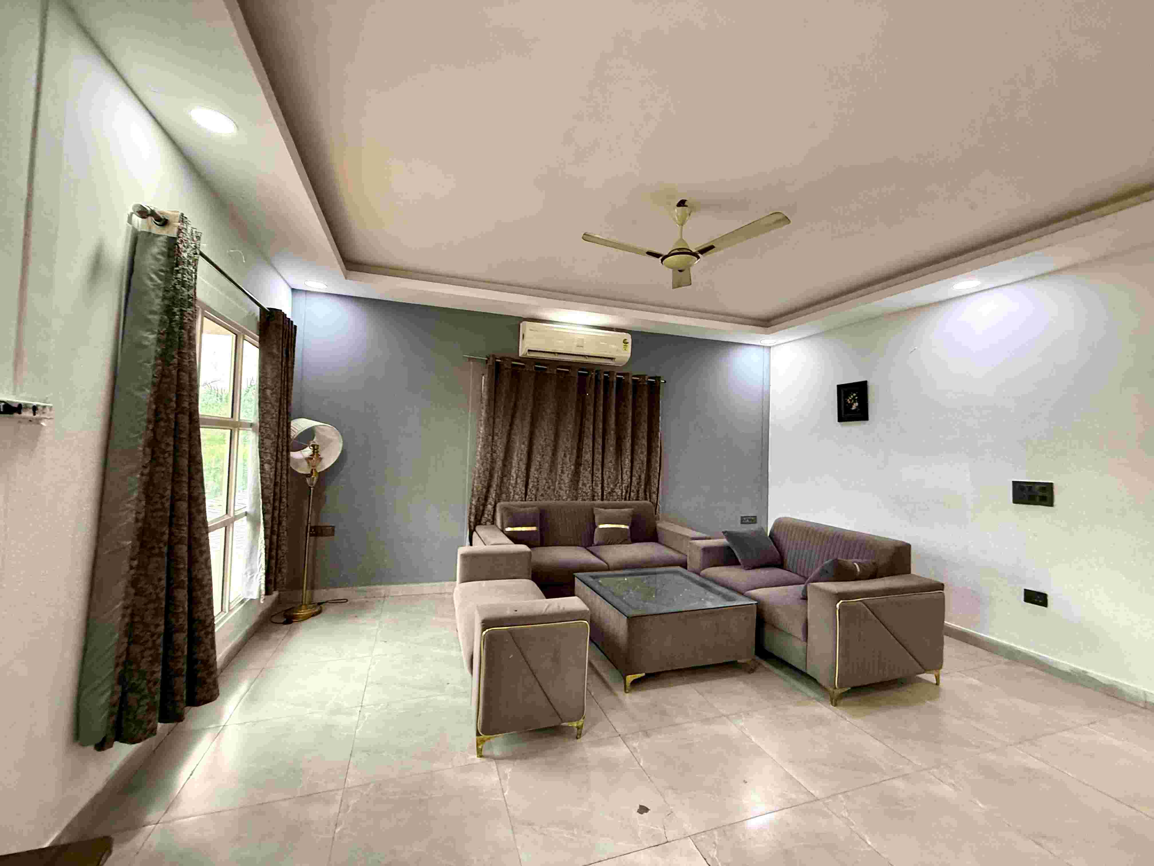 4Bhk Farmhouse with Private Pool in Noida