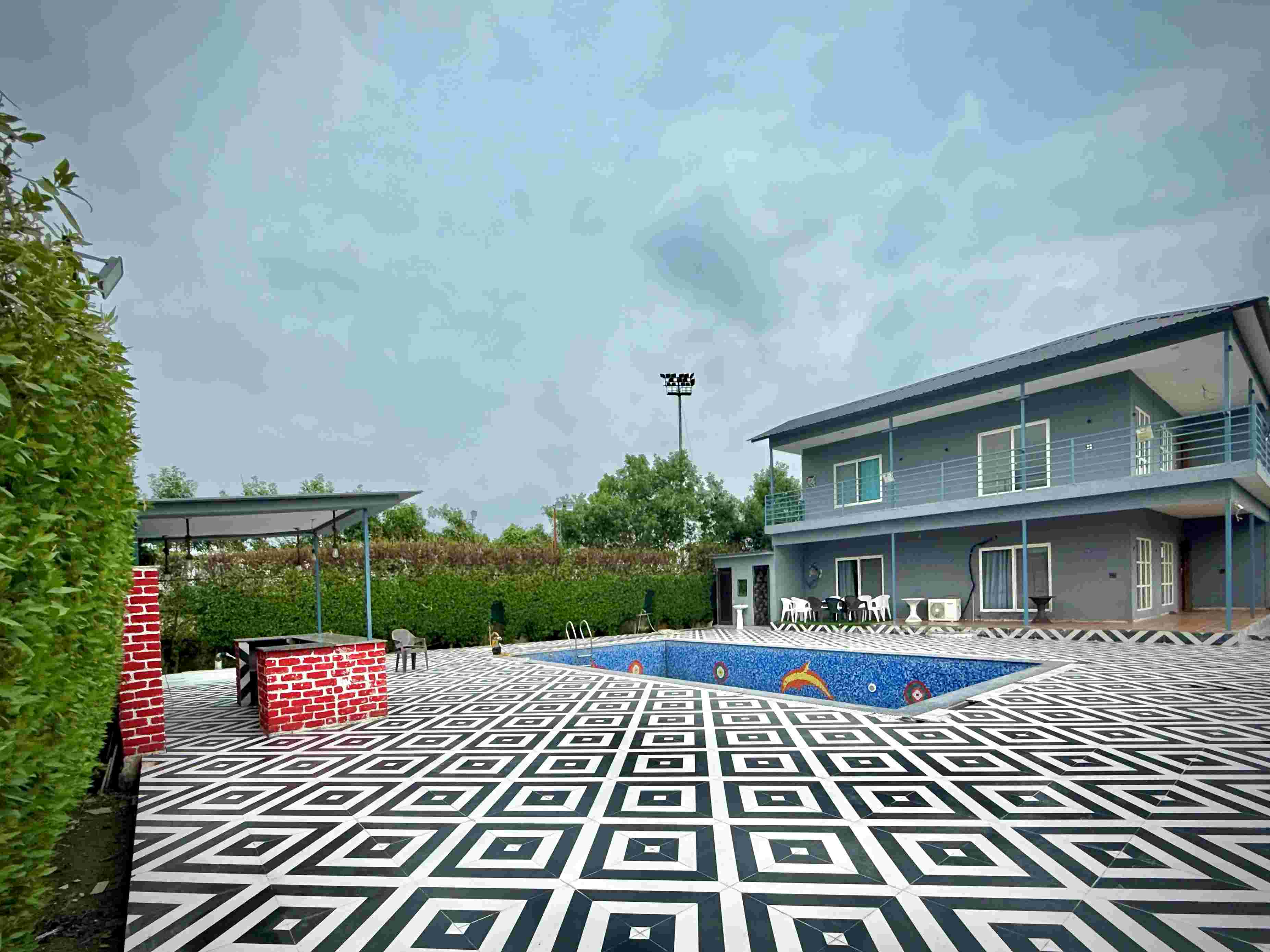 4Bhk Farmhouse with Private Pool in Noida