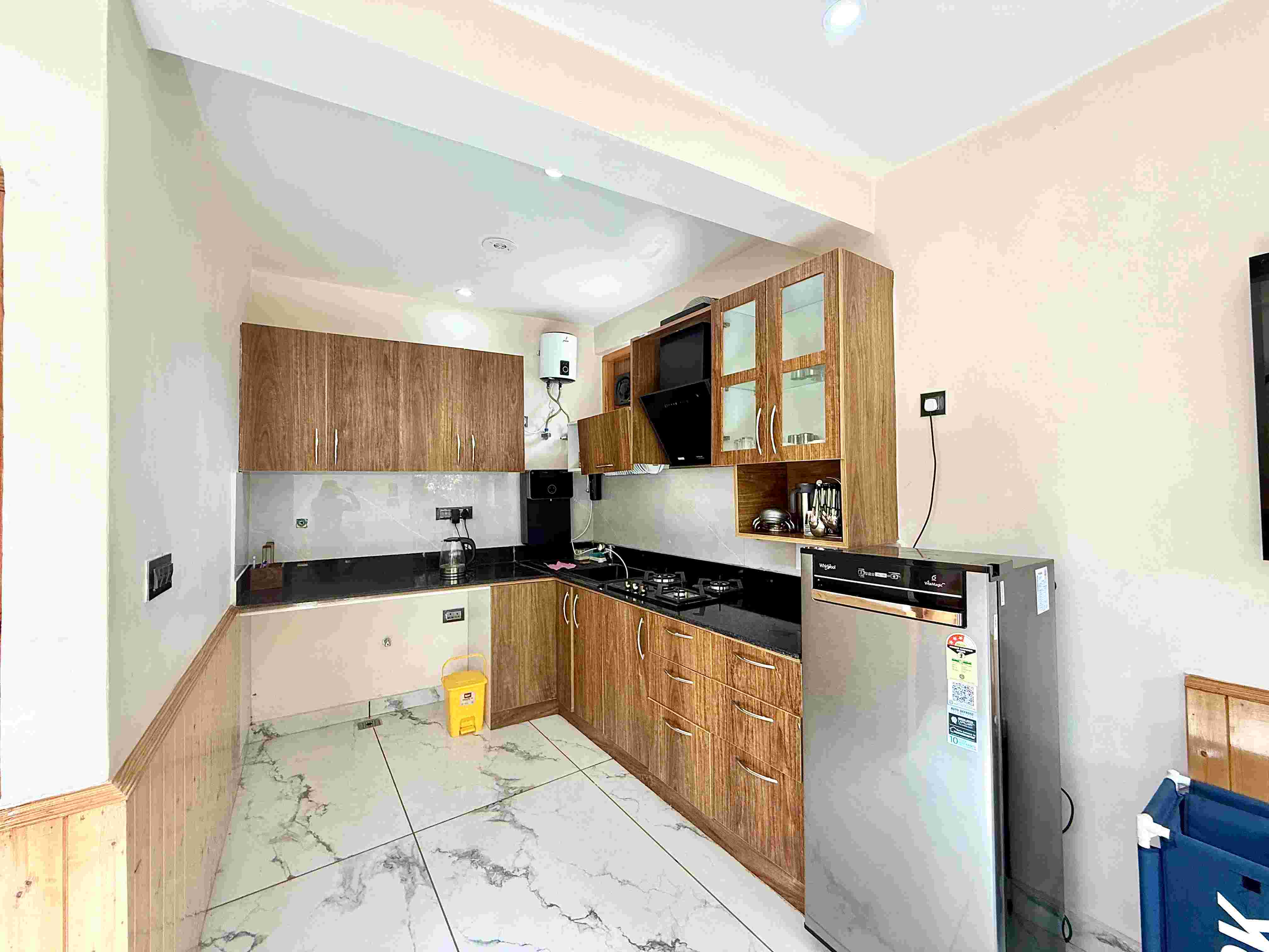 Luxurious 3 Bhk Glass Villa Near Manali 