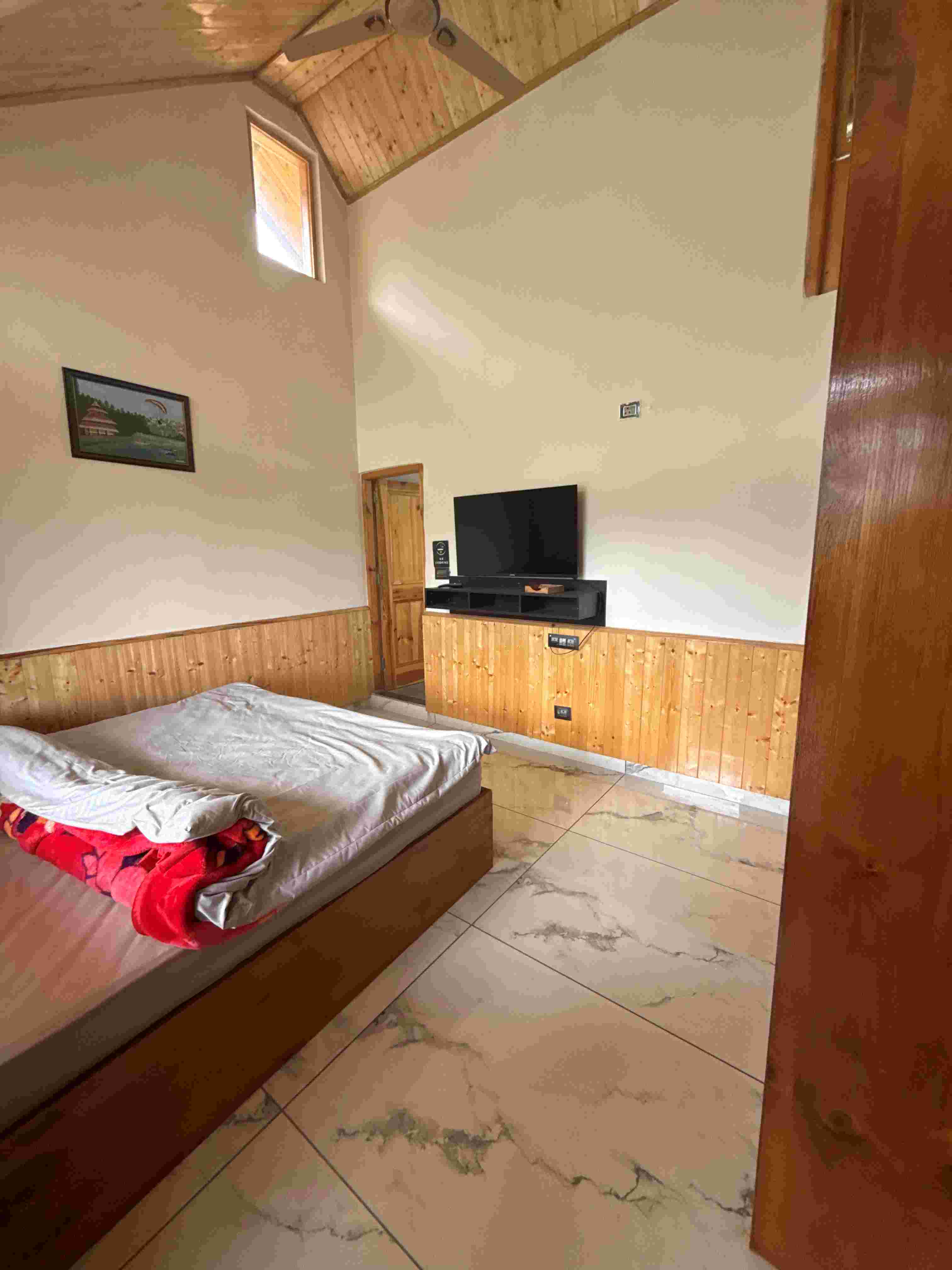Luxurious 3 Bhk Glass Villa Near Manali 