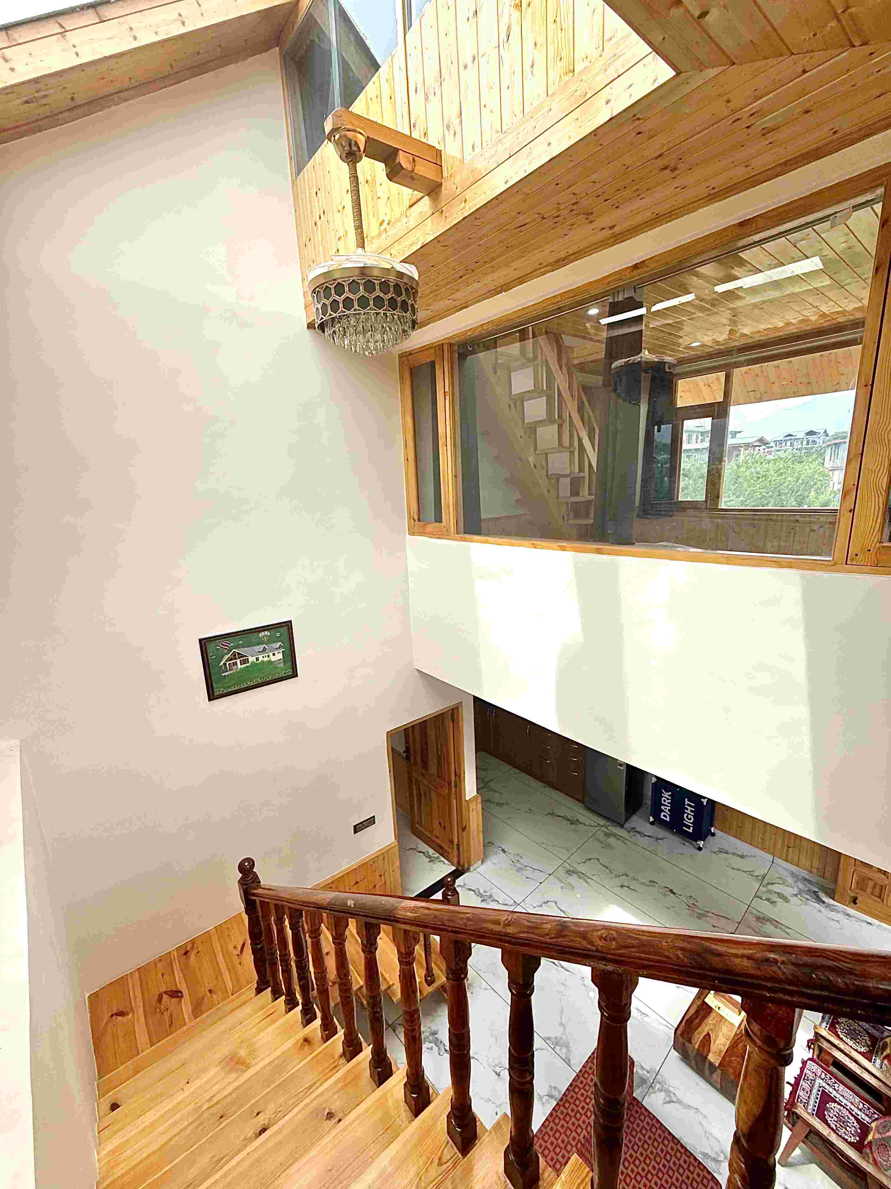 Luxurious 3 Bhk Glass Villa Near Manali 