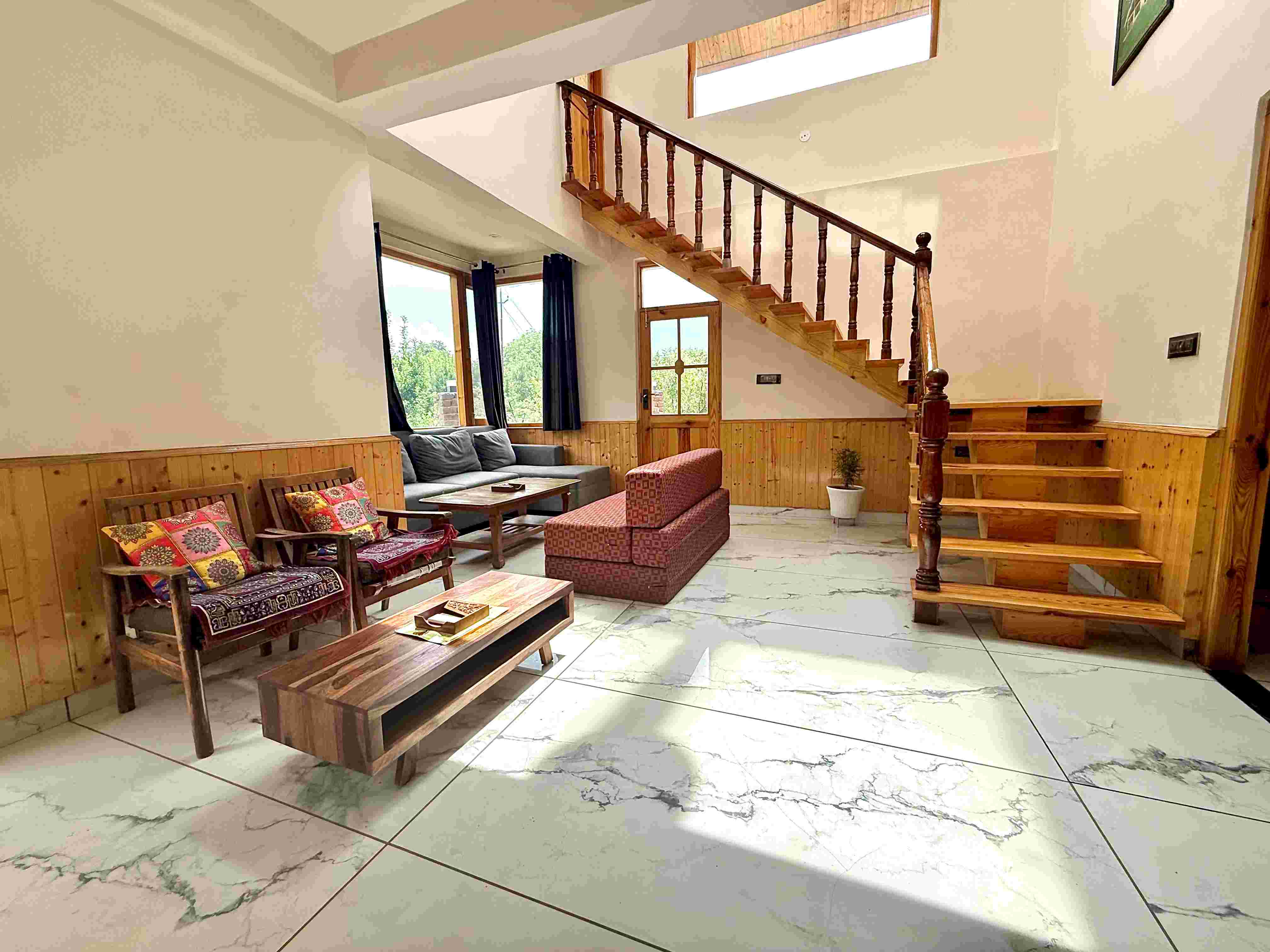 Luxurious 3 Bhk Glass Villa Near Manali 