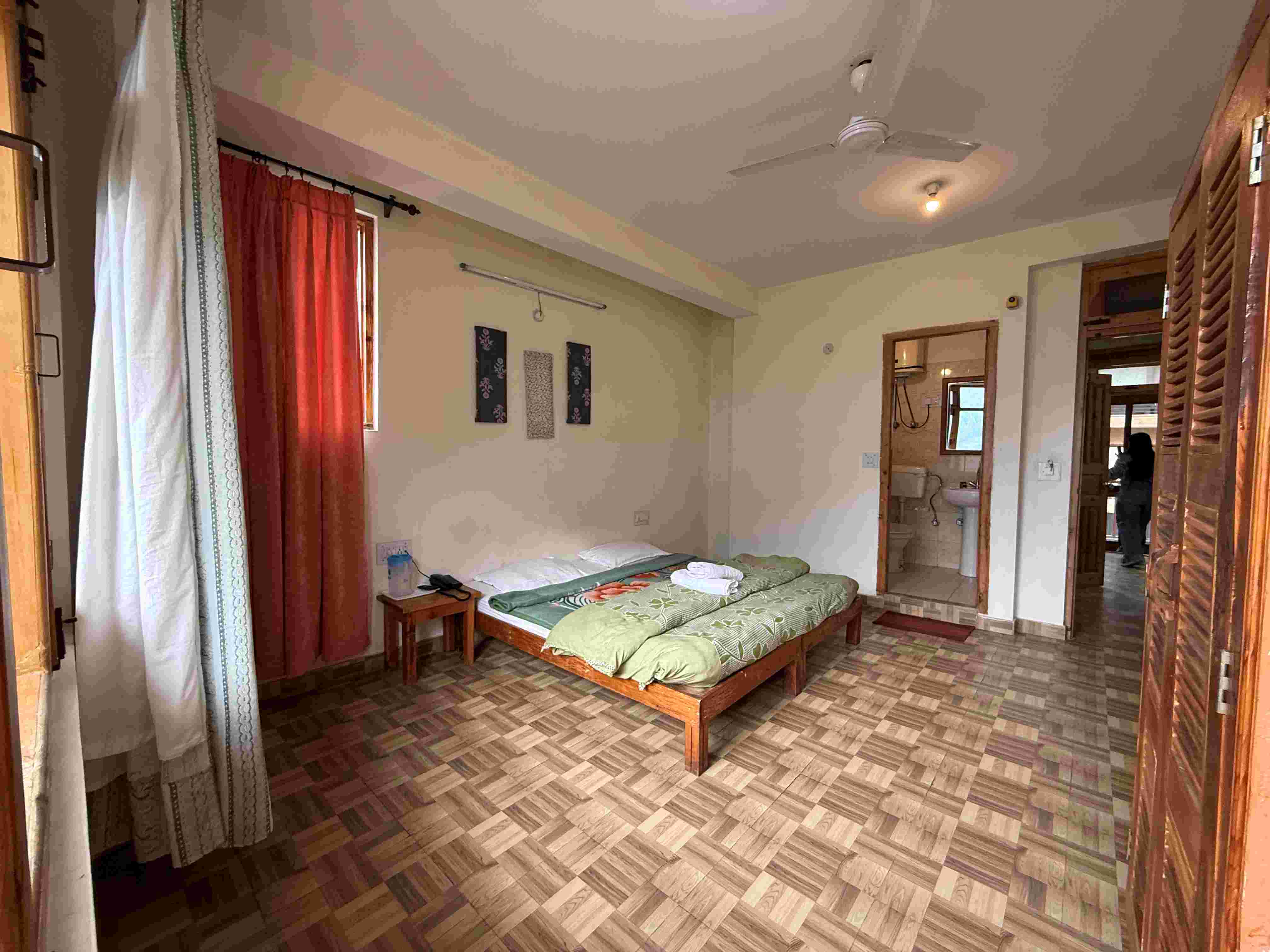 1 Room & Kitchen Homestay Near Manali 