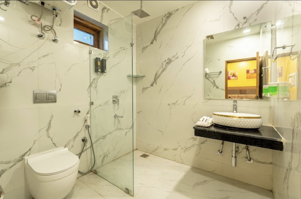 1 Bhk Service Apartment in Noida sector 72