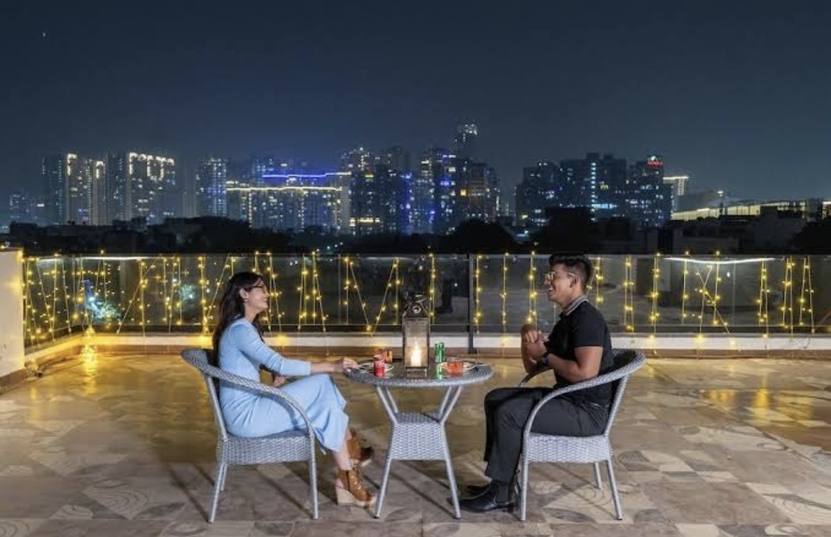 1 Bhk Service Apartment in Noida sector 72