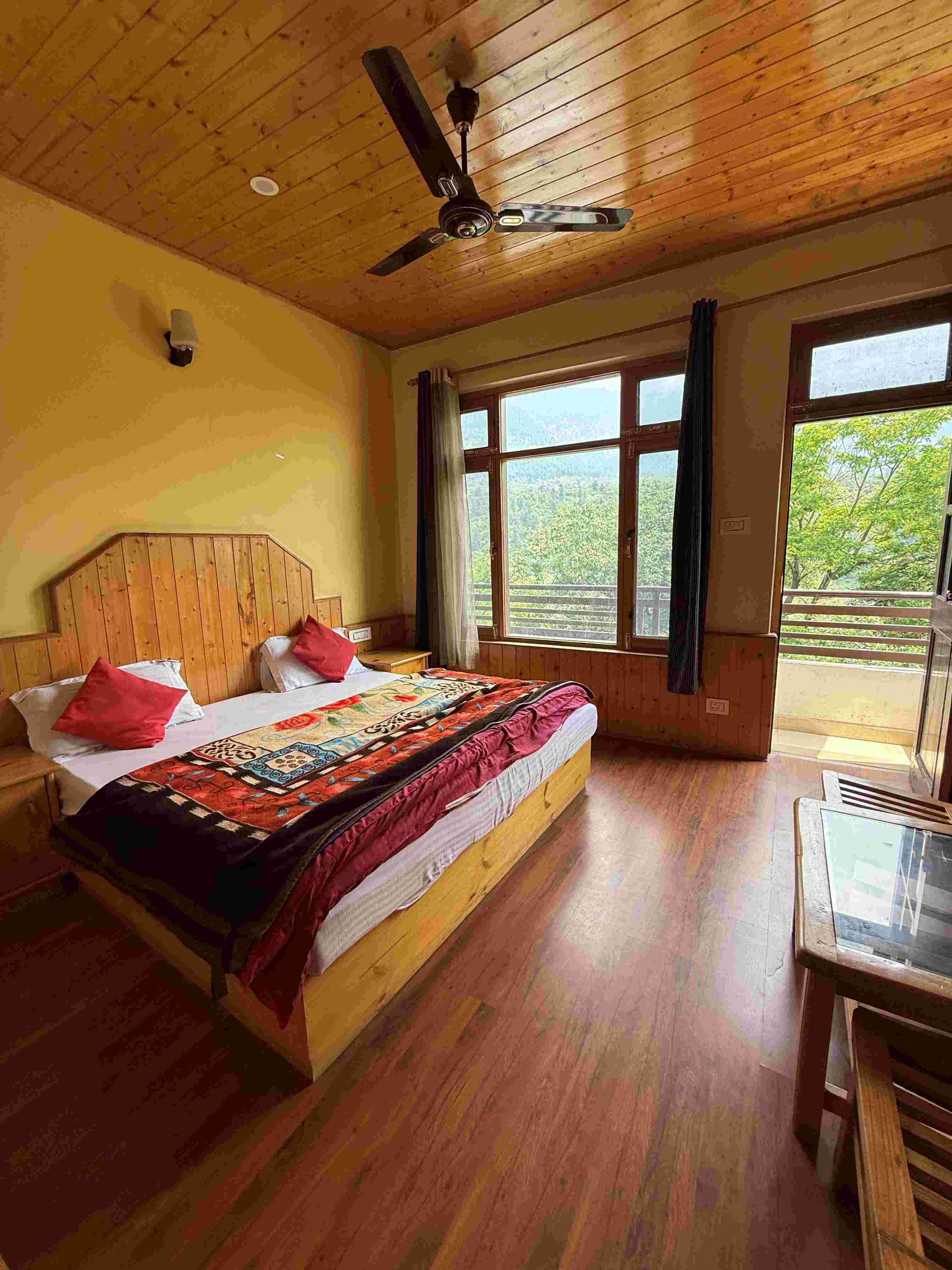River View Homestay Near Manali