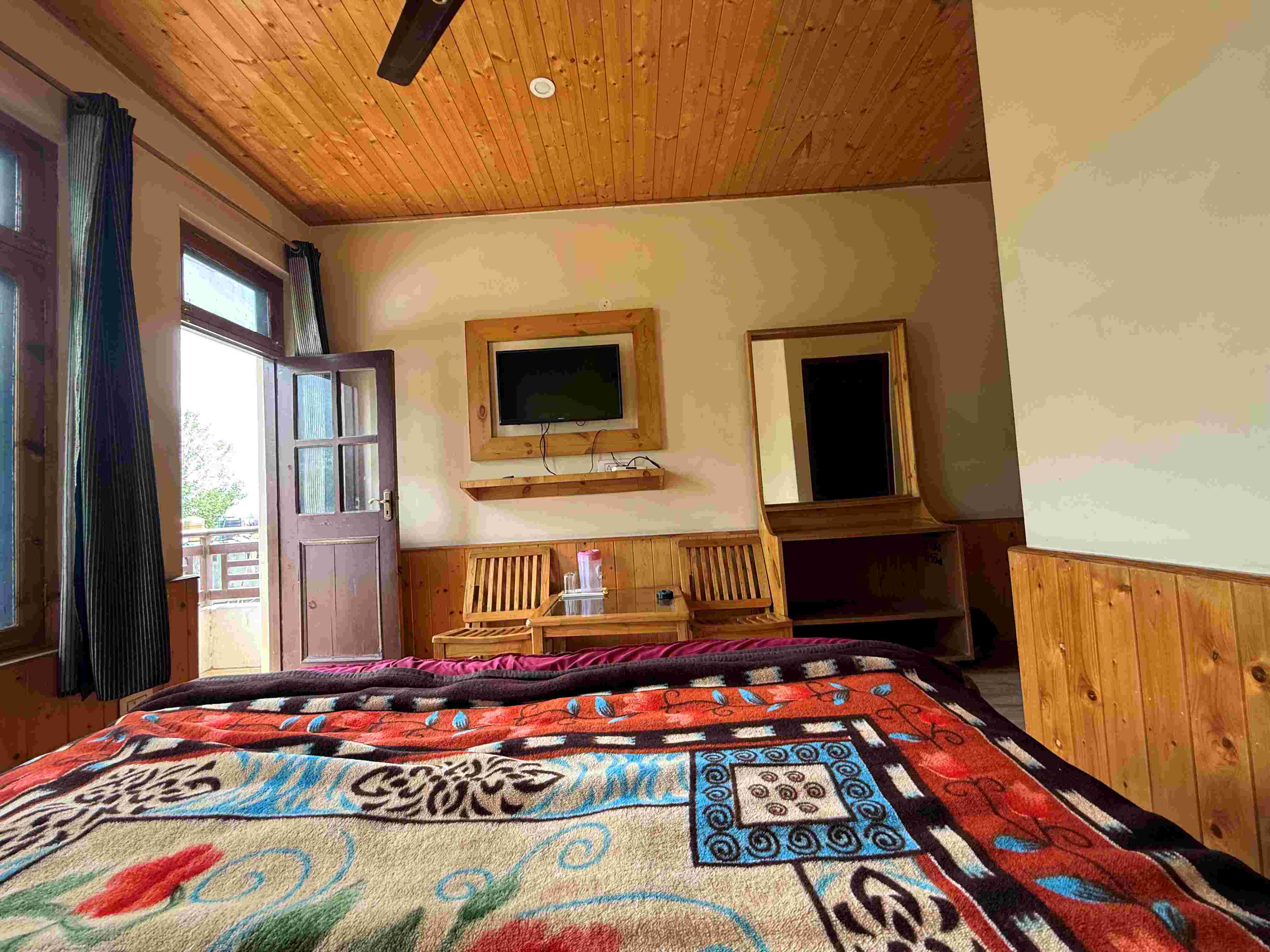 River View Homestay Near Manali