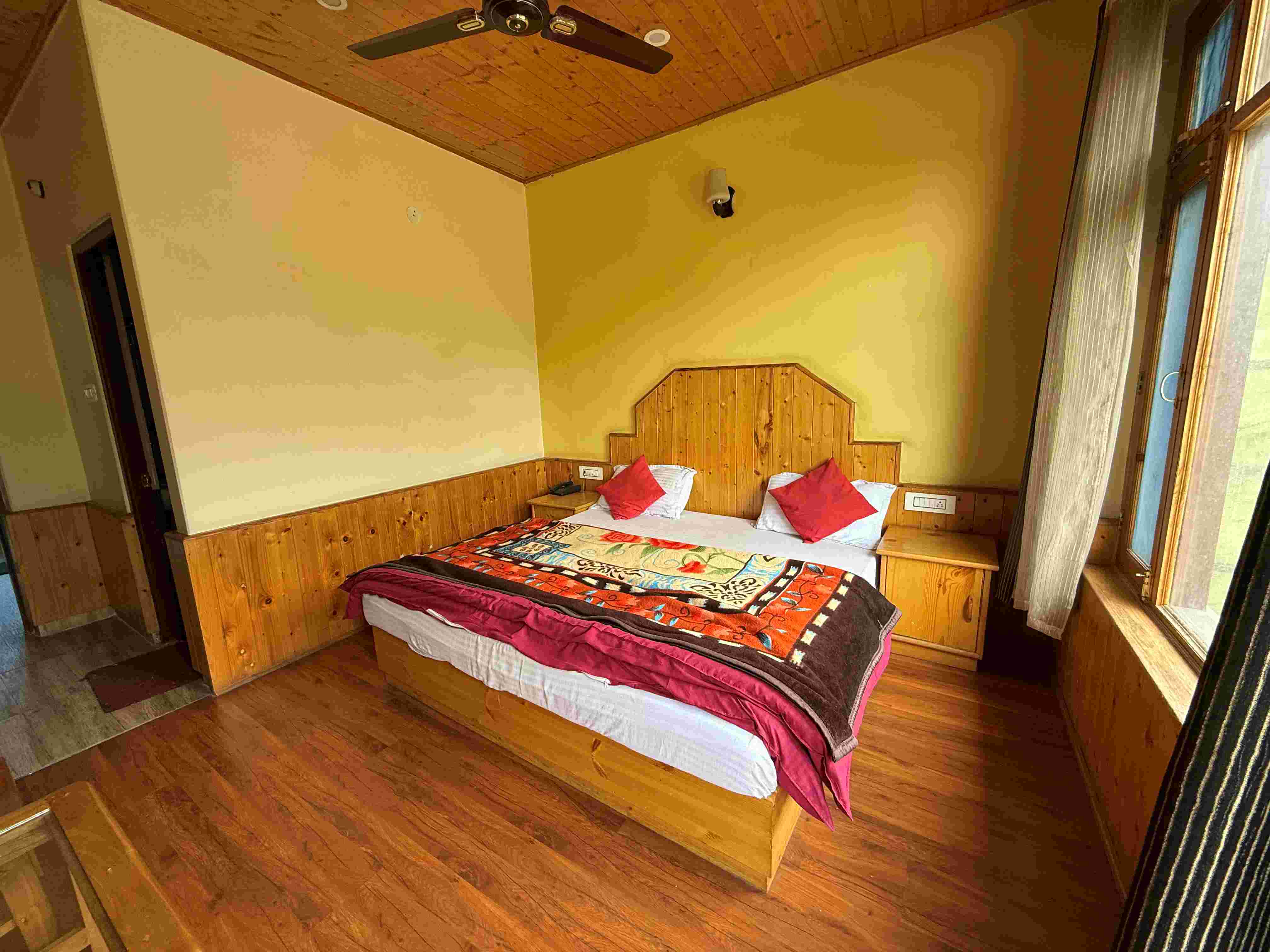 River View Homestay Near Manali