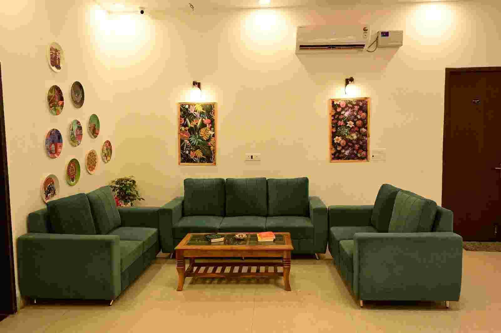 4 Bhk Super Luxurious Farmhouse with Pool in Gurugram