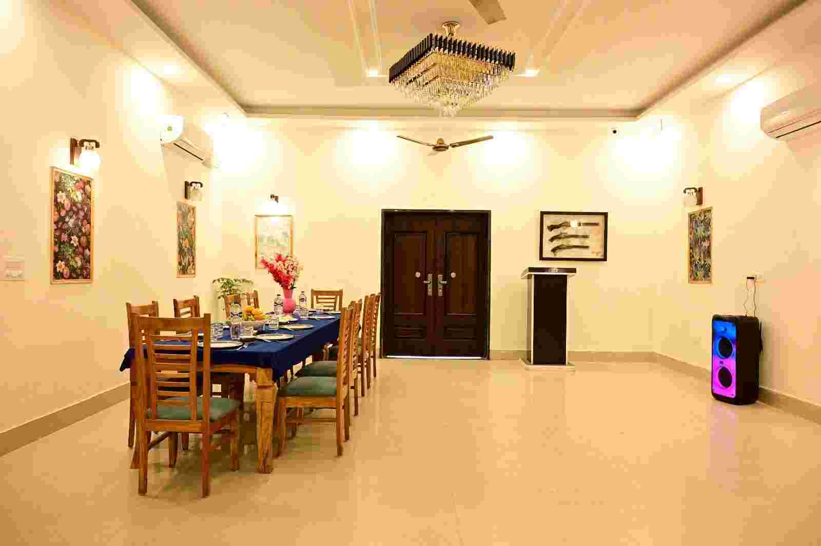 4 Bhk Super Luxurious Farmhouse with Pool in Gurugram