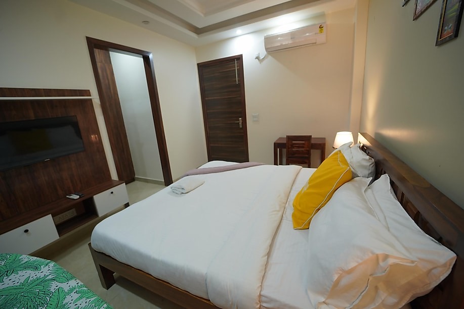 2 BHK Service Apartment on Golf Course Road Gurugram