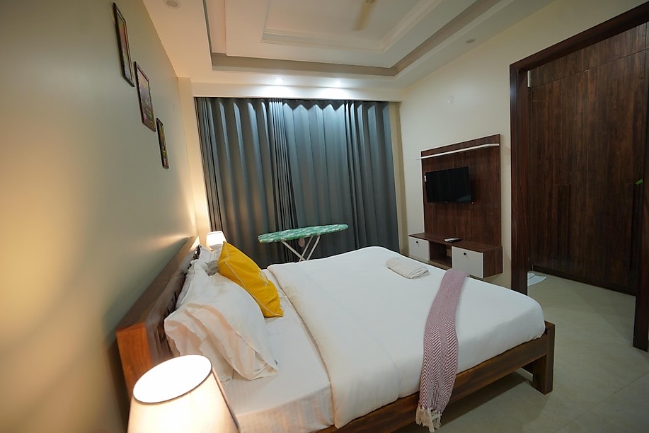 2 BHK Service Apartment on Golf Course Road Gurugram