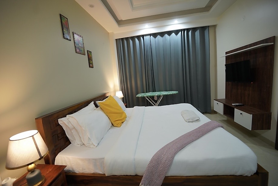 2 BHK Service Apartment on Golf Course Road Gurugram