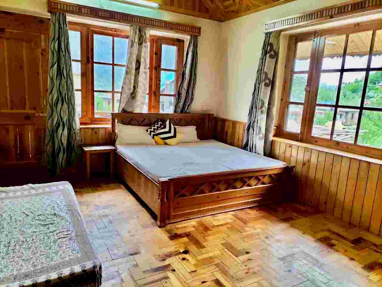 Himalyan Cottage Homestay Near Manali 