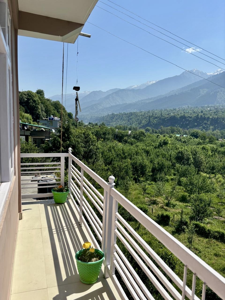 Family Suite 2 Room Homestay with Kitchen Near Manali 