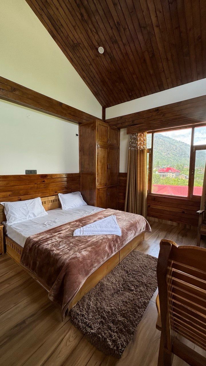 Beautiful Mountain View Homestay Near Manali 