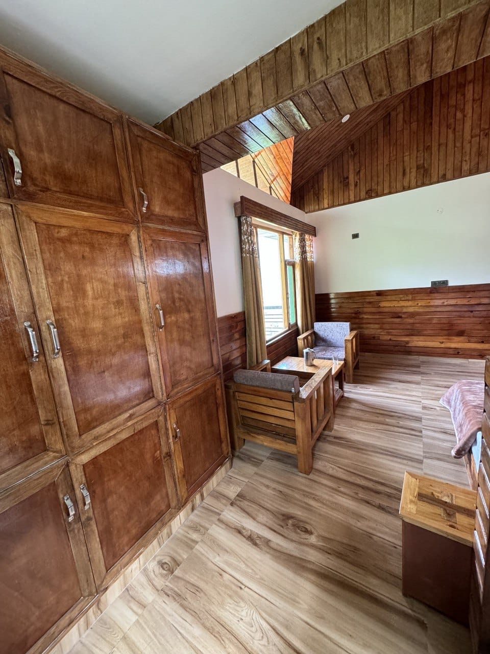 Beautiful Mountain View Homestay Near Manali 