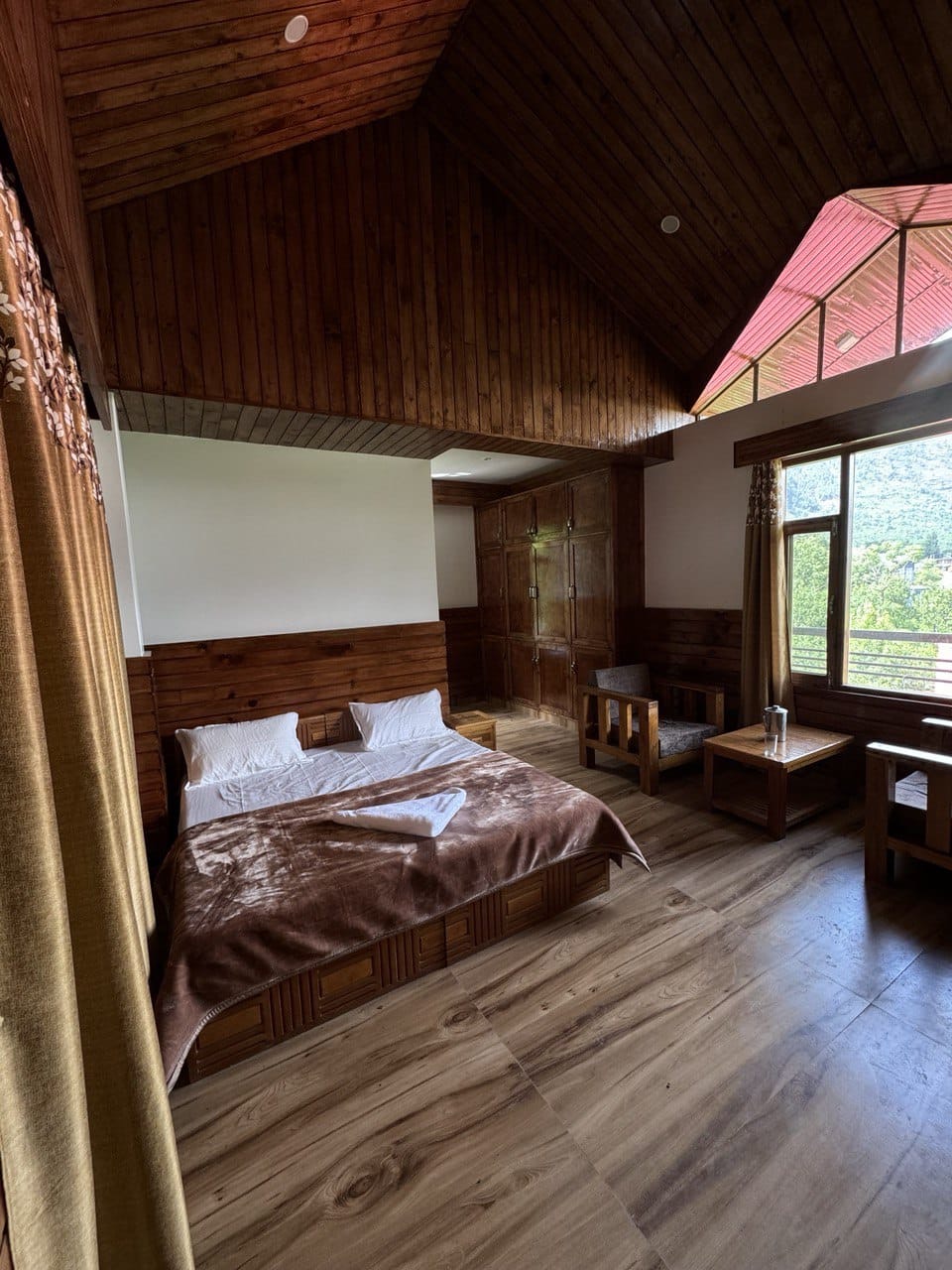 Beautiful Mountain View Homestay Near Manali 