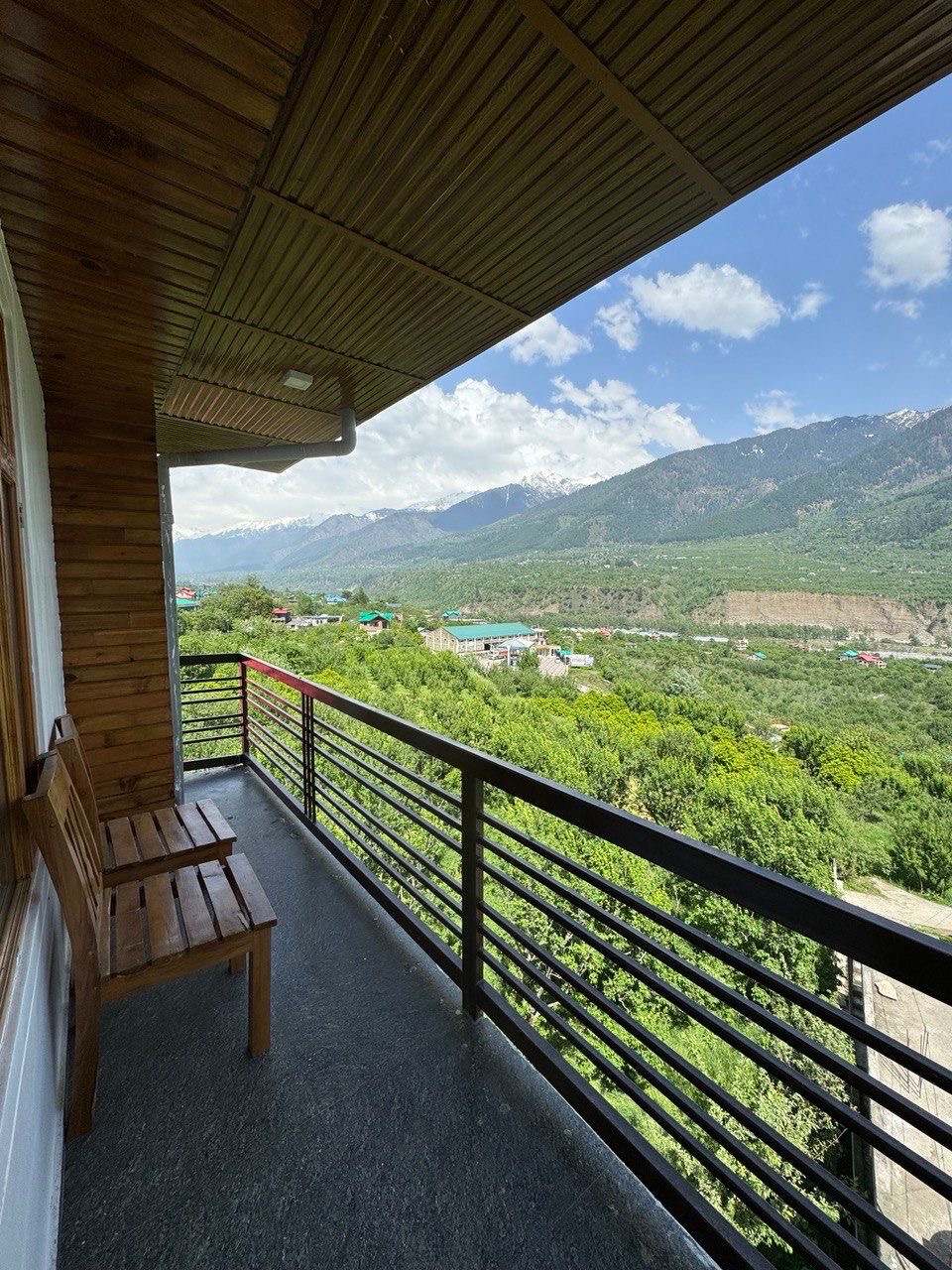 Beautiful Mountain View Homestay Near Manali 