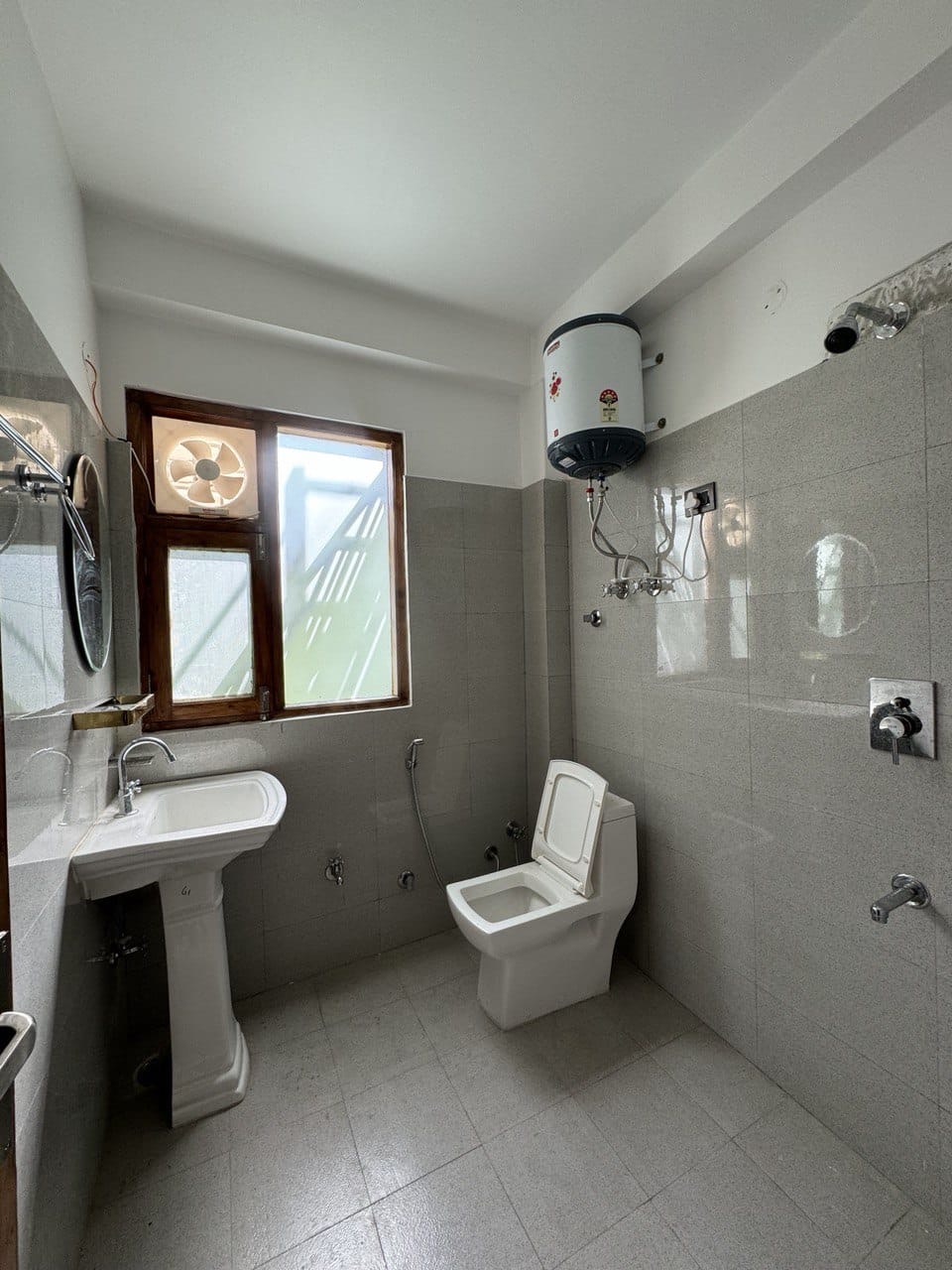 Beautiful Mountain View Homestay Near Manali 