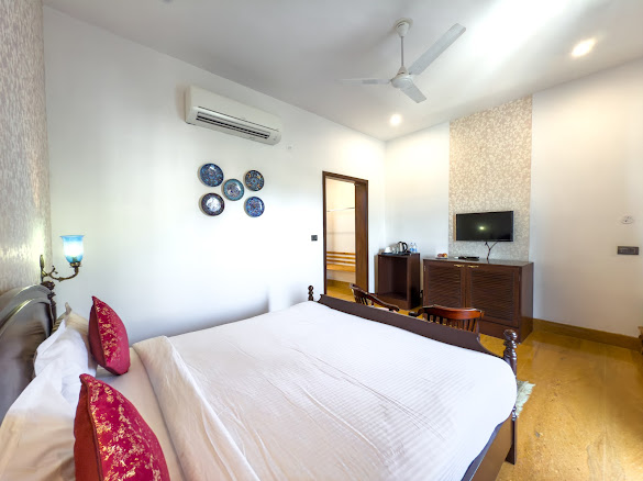 5 BHK Royal Villa With Private Pool & Luxurious Rooms in Udaipur