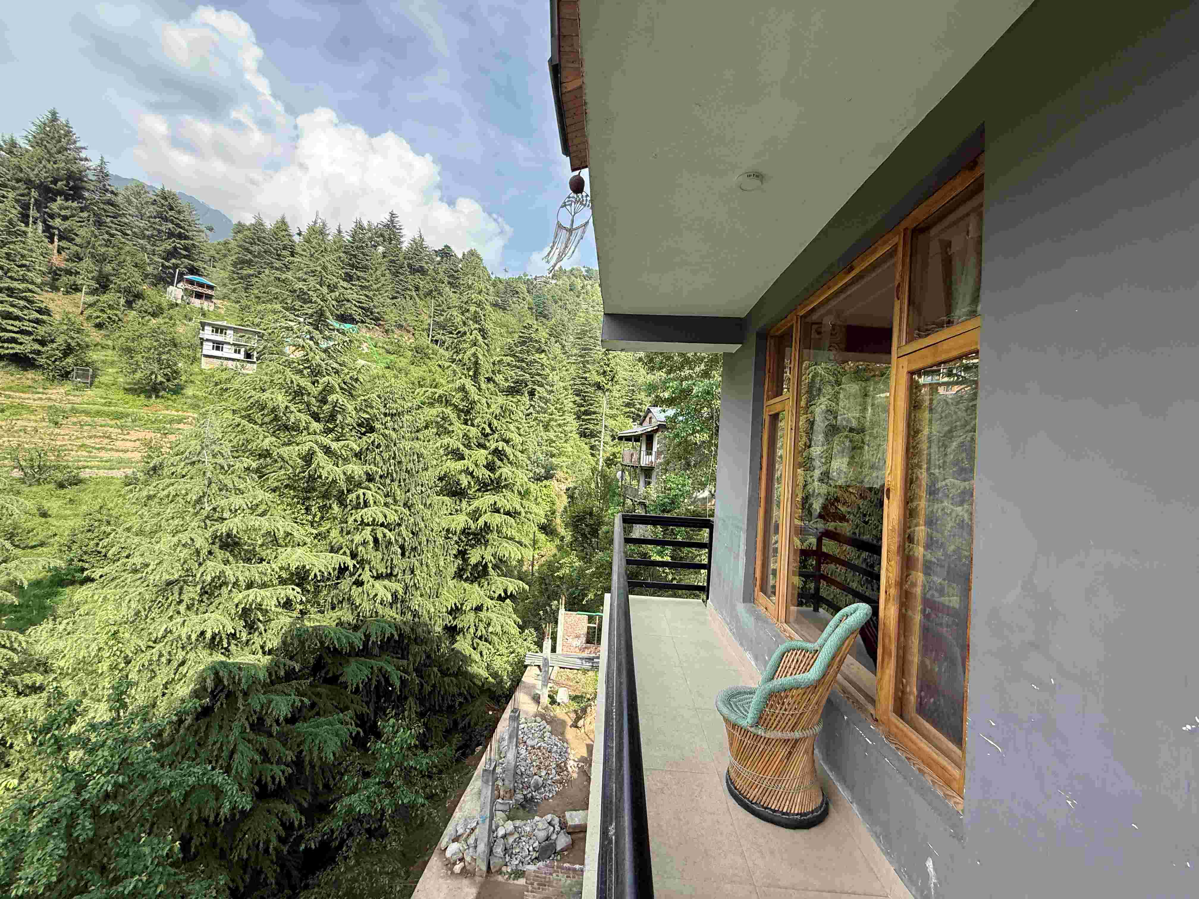 Boutique Family Suite Homestay Near Manali