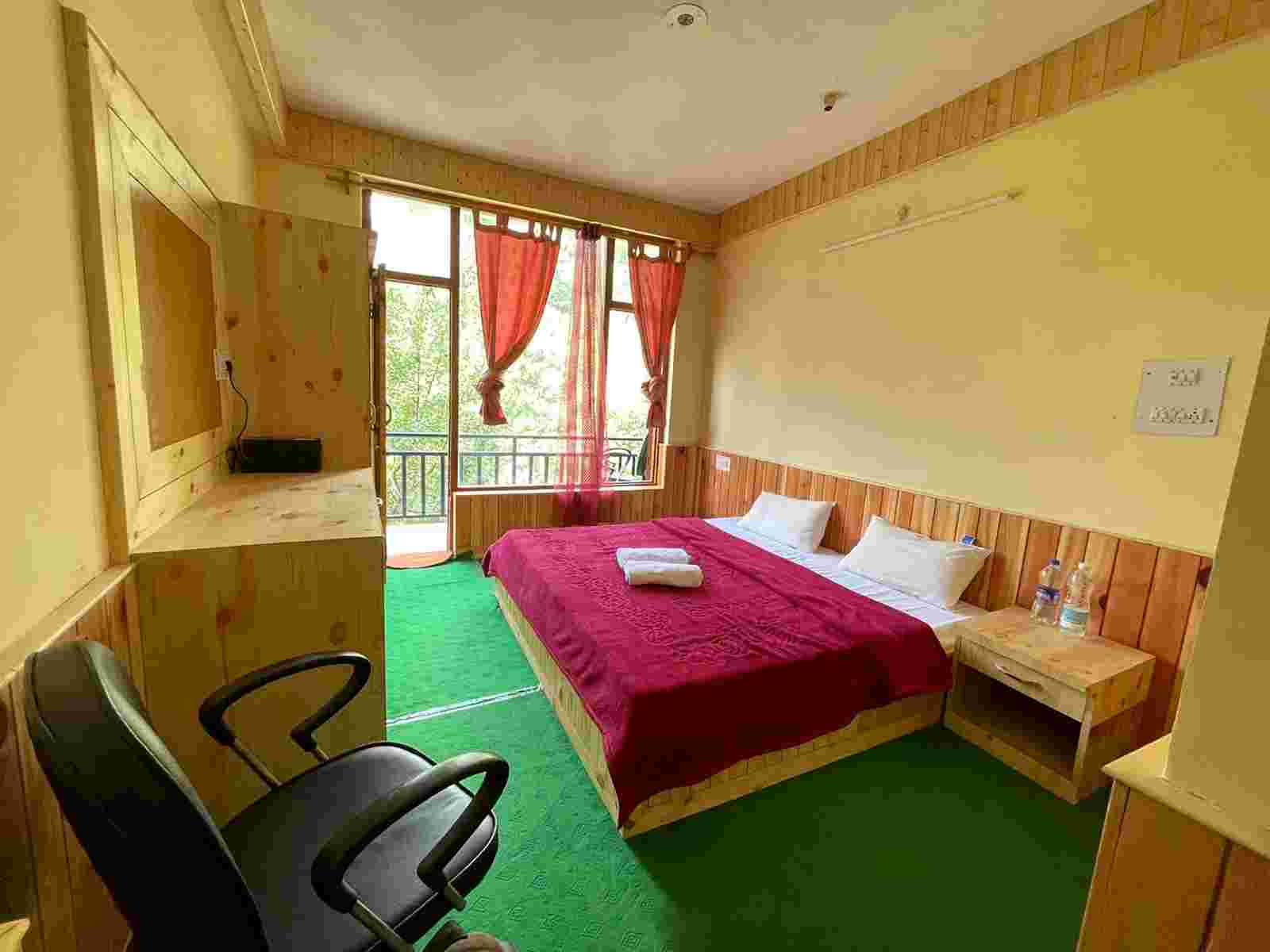 Boutique Family Suite Homestay Near Manali