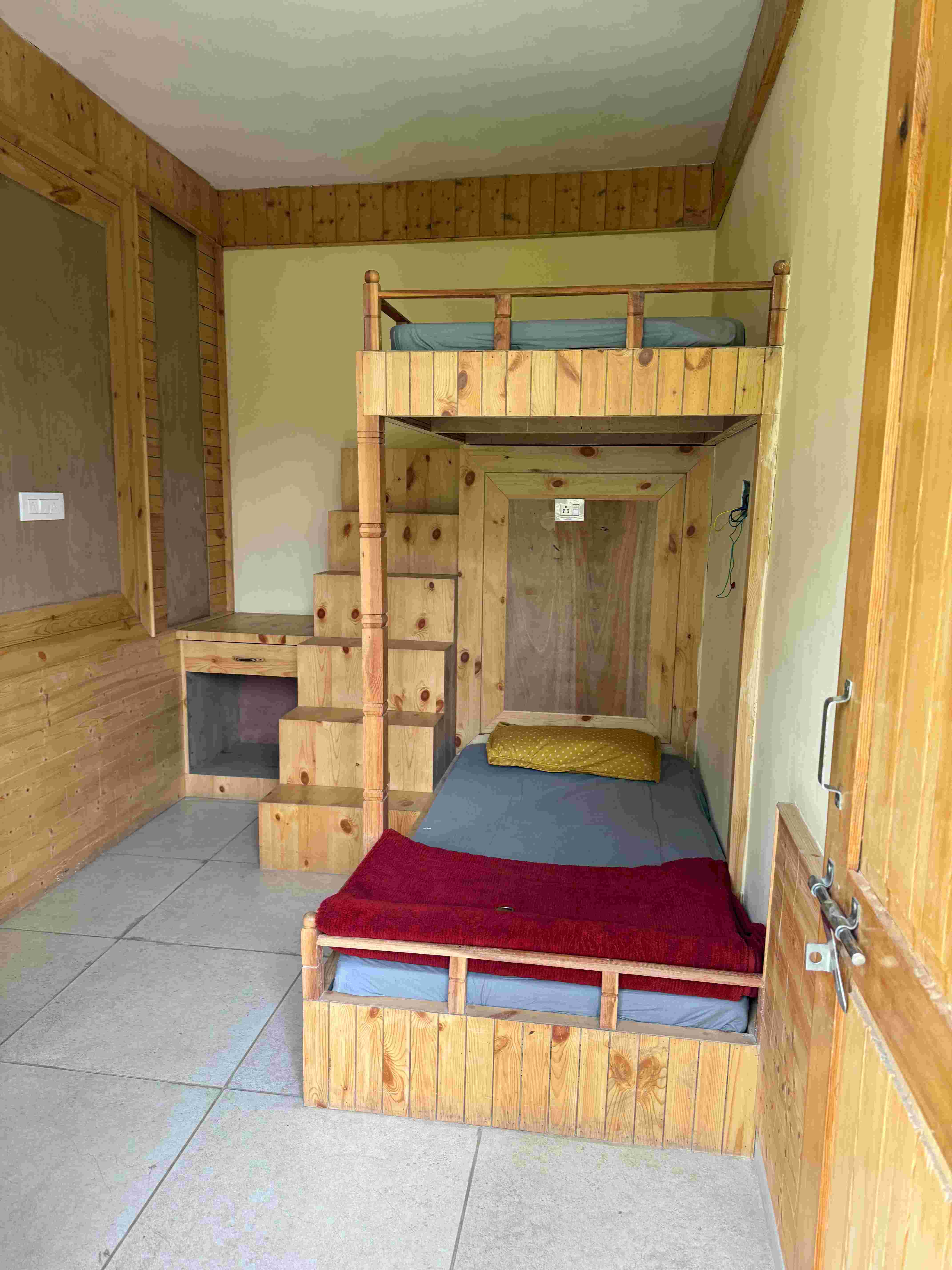 Boutique Family Suite Homestay Near Manali